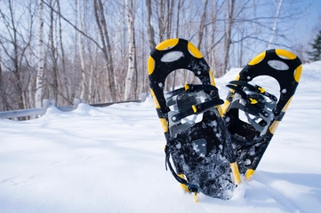 スノーシューのおすすめ19選！人気ブランド選び方のポイントも解説