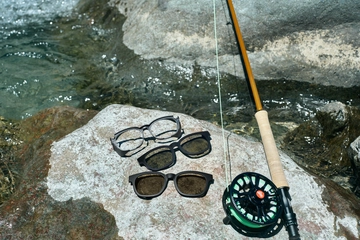 JINSとSnow Peakの最強コラボ！高性能サングラスでアウトドアを遊びつくせ