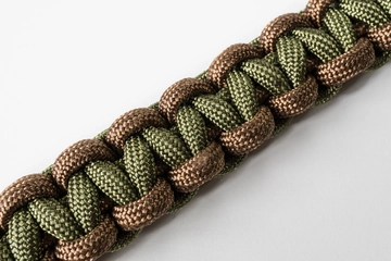 パラコードのアレンジ術5選！キャンプギアをカスタマイズできる簡単な方法を紹介します
