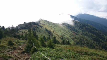 登山初心者必見！日本百名山の一つ大菩薩嶺に日帰りで登ってみた【絶景＆グルメ】