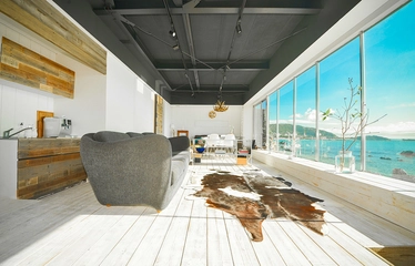 海に囲まれて贅沢な時間を過ごそう♡1日1組限定のグランピング「THE HOUSE」