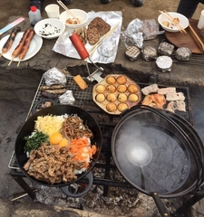 ダッチオーブンより使いやすい!?ニューラウンド万能鍋でキャンプ料理にチャレンジ!