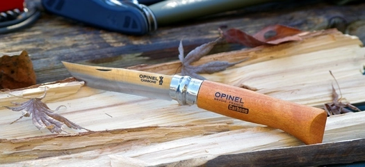 オピネルナイフのおすすめを紹介！安全な使い方やお手入れ方法も