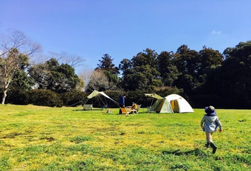 ソロキャンプ～ファミリーキャンプまで！『2ルームテント』の魅力♡