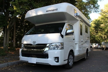 自動車とはココが違う!意外と分からないキャンピングカーを運転するときの注意点は?
