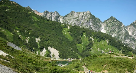 尾根歩きで大自然を満喫しよう♪北アルプスの唐松岳