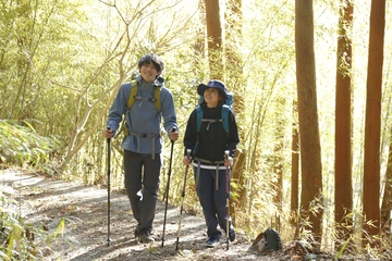 登山ウェアを選ぶ！春から始める初心者がそろえるべきウェアコーデとは？