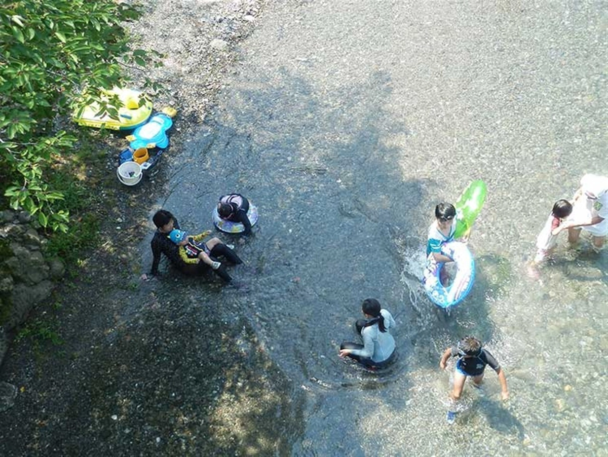 関東のオススメ川遊びスポット29選 日帰りでも行ける キャンプ アウトドア情報メディアhinata 関東のオススメ川遊びスポット29選 日帰りでも行ける キャンプ アウトドア情報メディアhinata