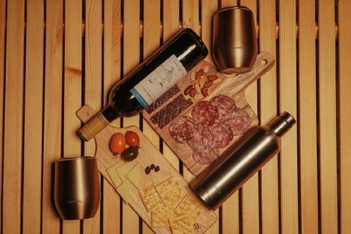 ワインが外でも適温でおいしいまま 専用タンブラー Comely コメリー で上質なワインタイムを キャンプ アウトドア情報メディアhinata