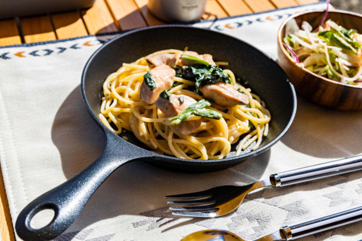 キャンプで作れるパスタ料理を紹介 鍋やメスティンで簡単にできる キャンプ アウトドア情報メディアhinata