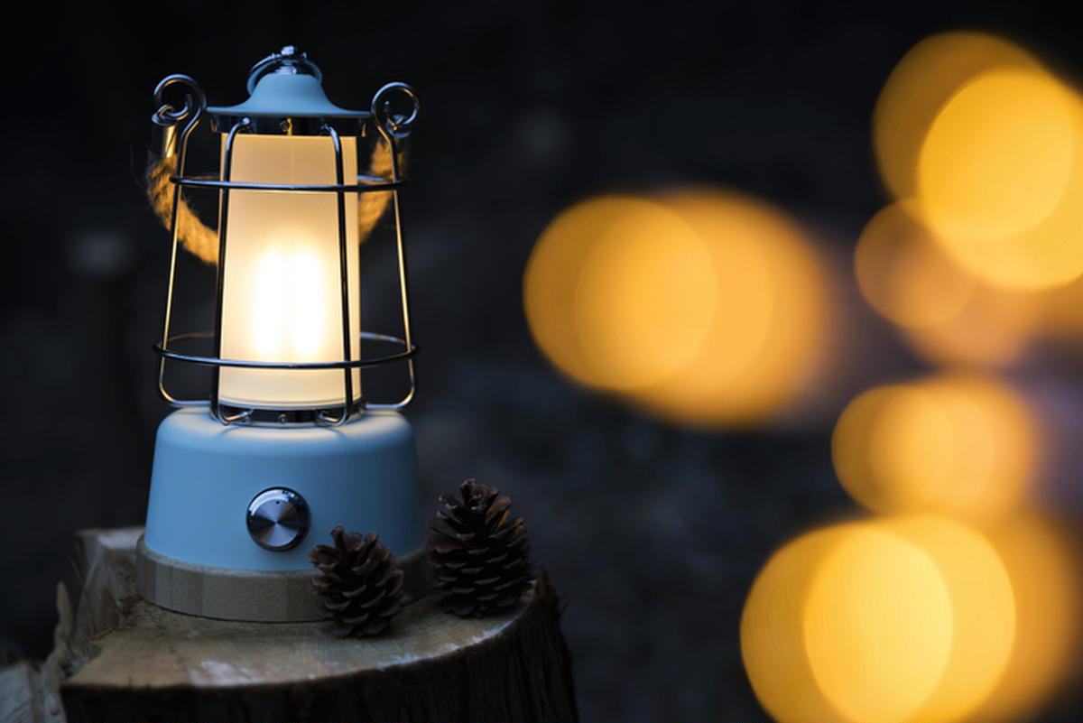 ゆらぎモード付きのledランタンを紹介 サイトの雰囲気がおしゃれに キャンプ アウトドア情報メディアhinata