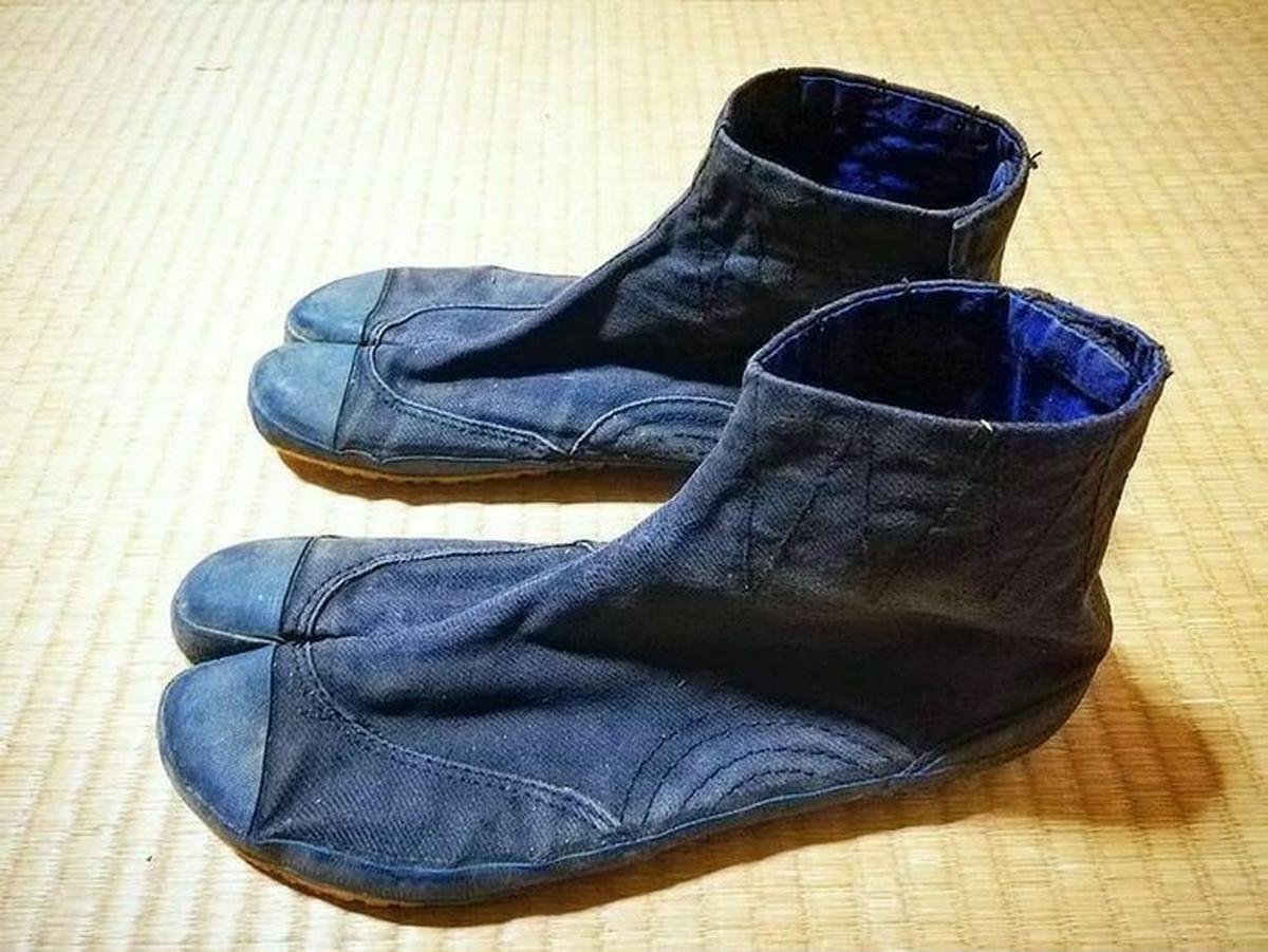 地下足袋登山ってアリなの ゴツい登山靴 見直してみない レトロな履き物で 山歩きはもっと楽しくなる キャンプ アウトドア情報メディアhinata 地下足袋登山ってアリなの ゴツい登山靴 見直してみない レトロな履き物で 山歩きはもっと楽しくなる キャンプ アウトドア情報メディアhinata