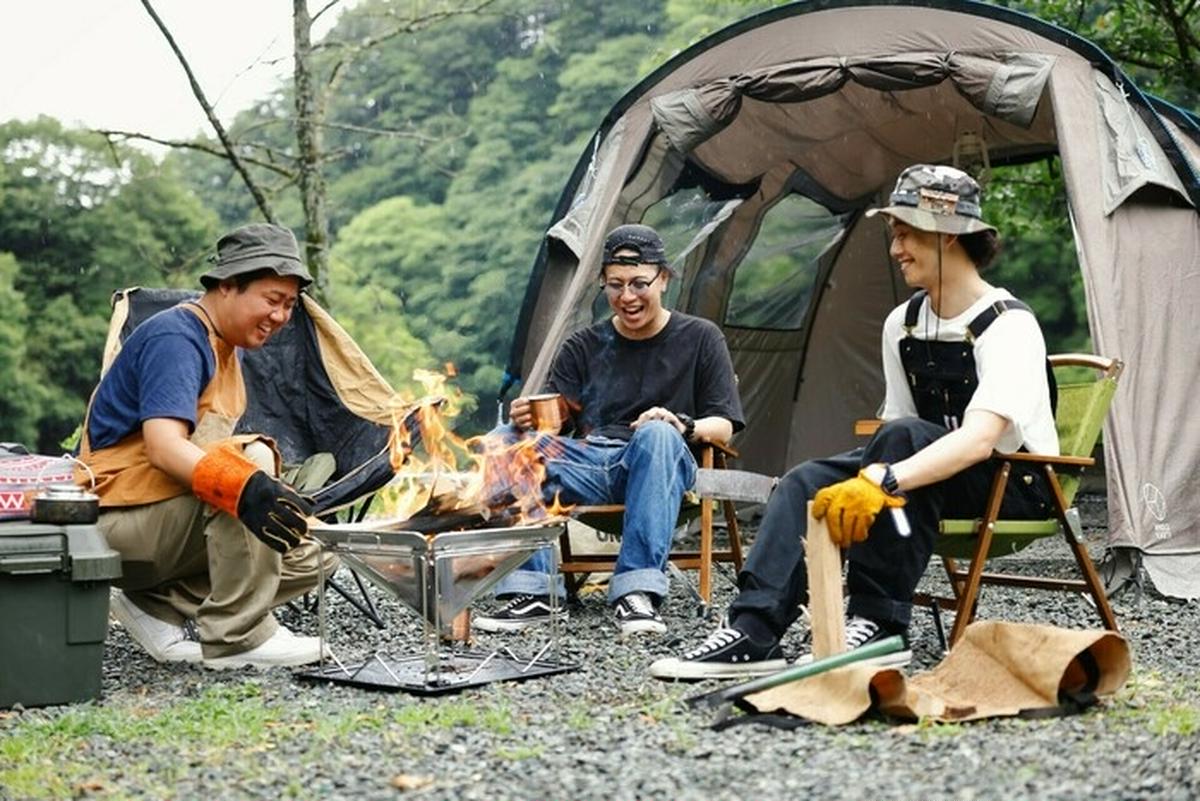 今年の夏はグループキャンプへ行こう 仲間たちと快適にワイワイ盛り上がるためのギアって キャンプ アウトドア情報メディアhinata