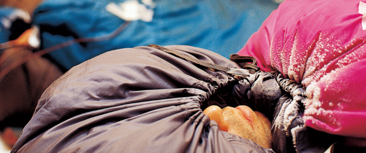 イスカの魅力と寝袋おすすめ14選 寝袋 シュラフ 専門ブランドとしてその道40年 キャンプ アウトドア情報メディアhinata