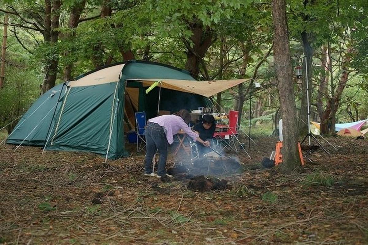 本栖湖キャンプ場の魅力を解説 夏でも蚊が少なく快適に過ごせる キャンプ アウトドア情報メディアhinata
