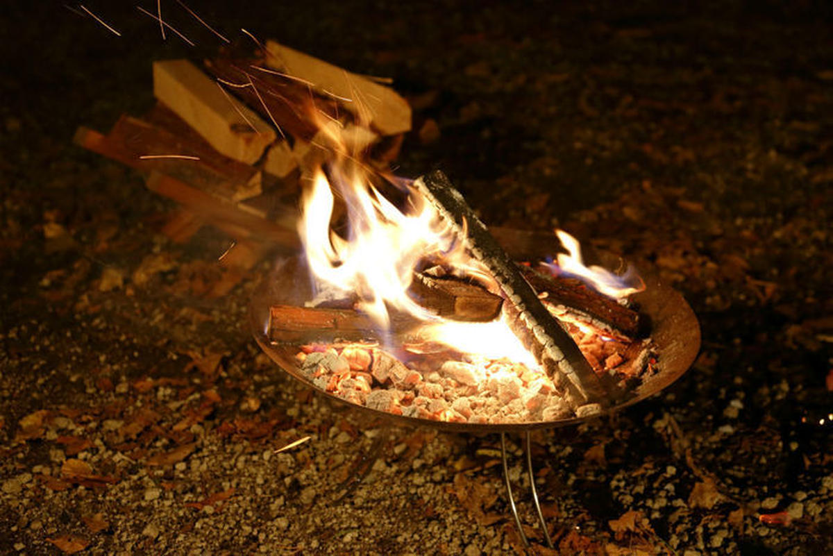 初心者やソロにおすすめ コールマン ファイヤーディスクの魅力を徹底解説 キャンプ アウトドア情報メディアhinata