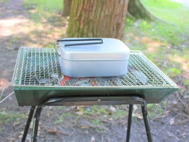 ショッフェルと野良道具製作所がコラボ！キャンプと焚き火にピッタリの