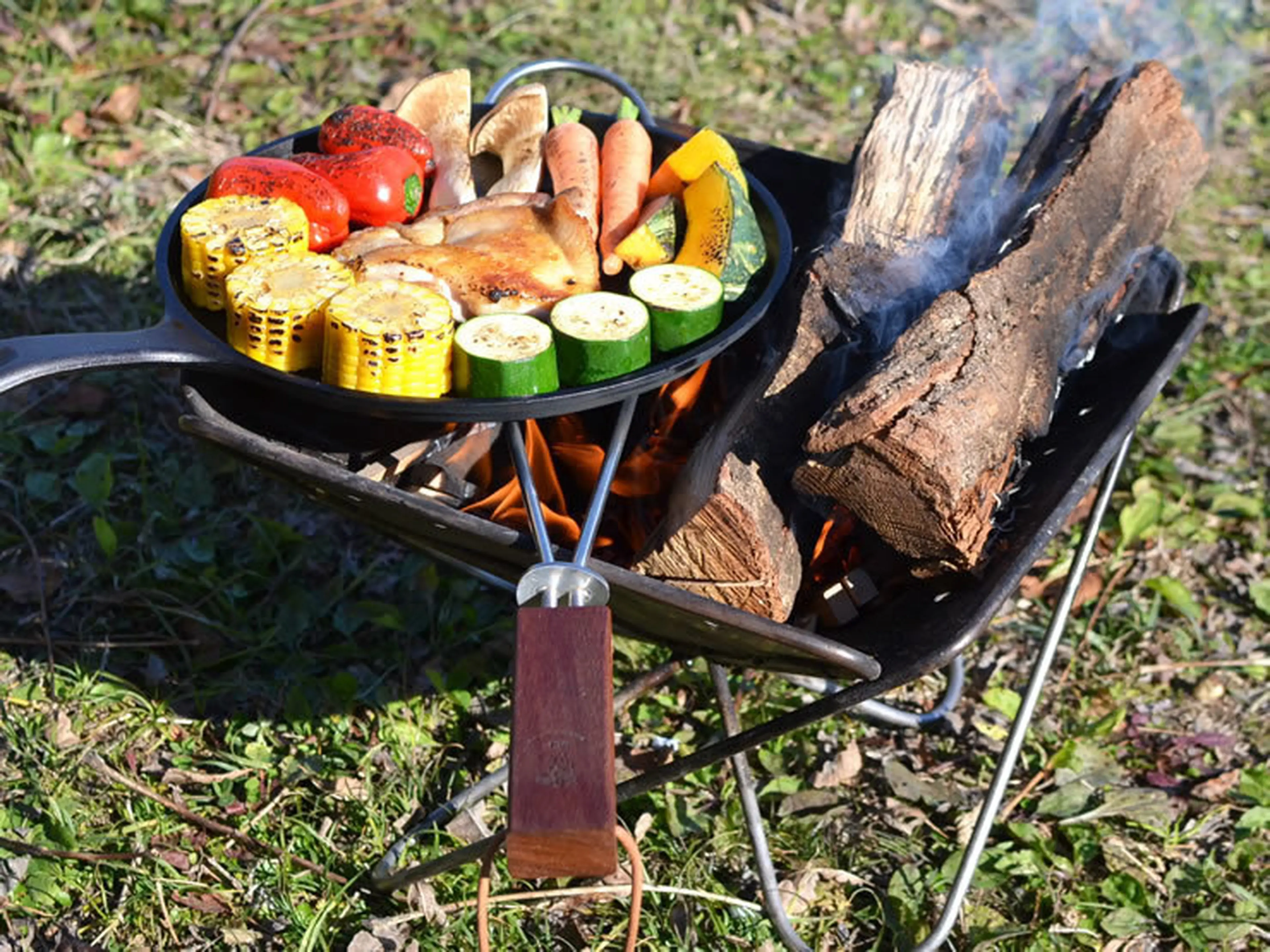 キャンプの思い出が刻まれる洗練されたウッドギア☆アウトドアブランド