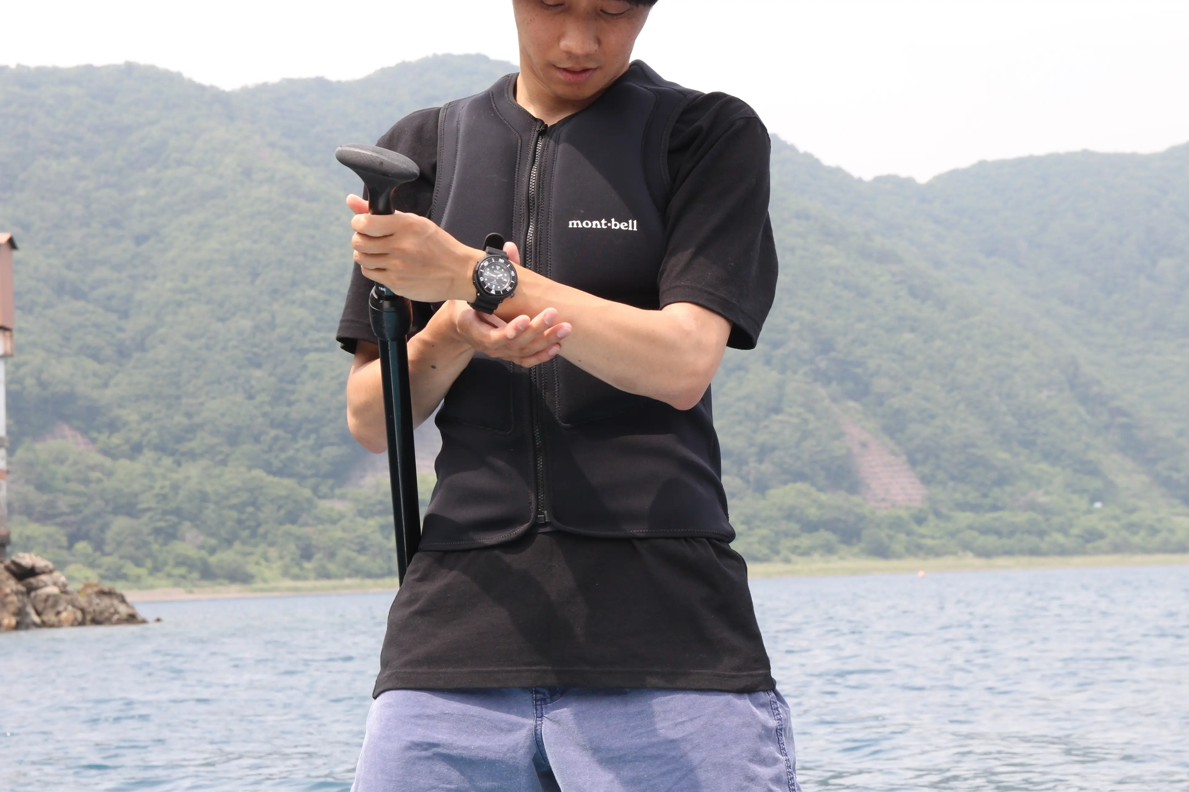 SUPで検証！アウトドアで使う時計に防水機能は必要！？ | キャンプ