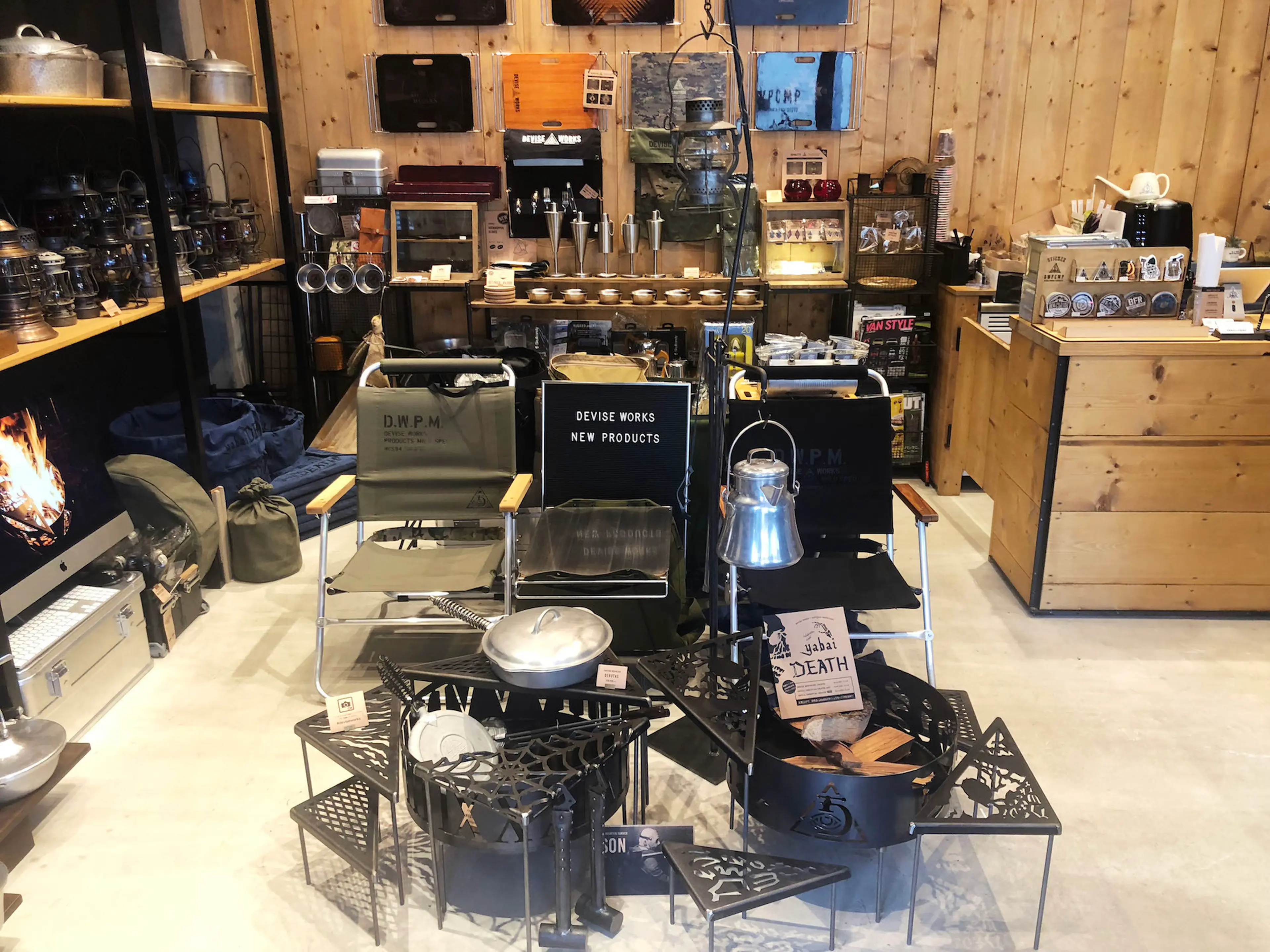 取材】アウトドアショップ「デバイスワークス」は、大人の男心を