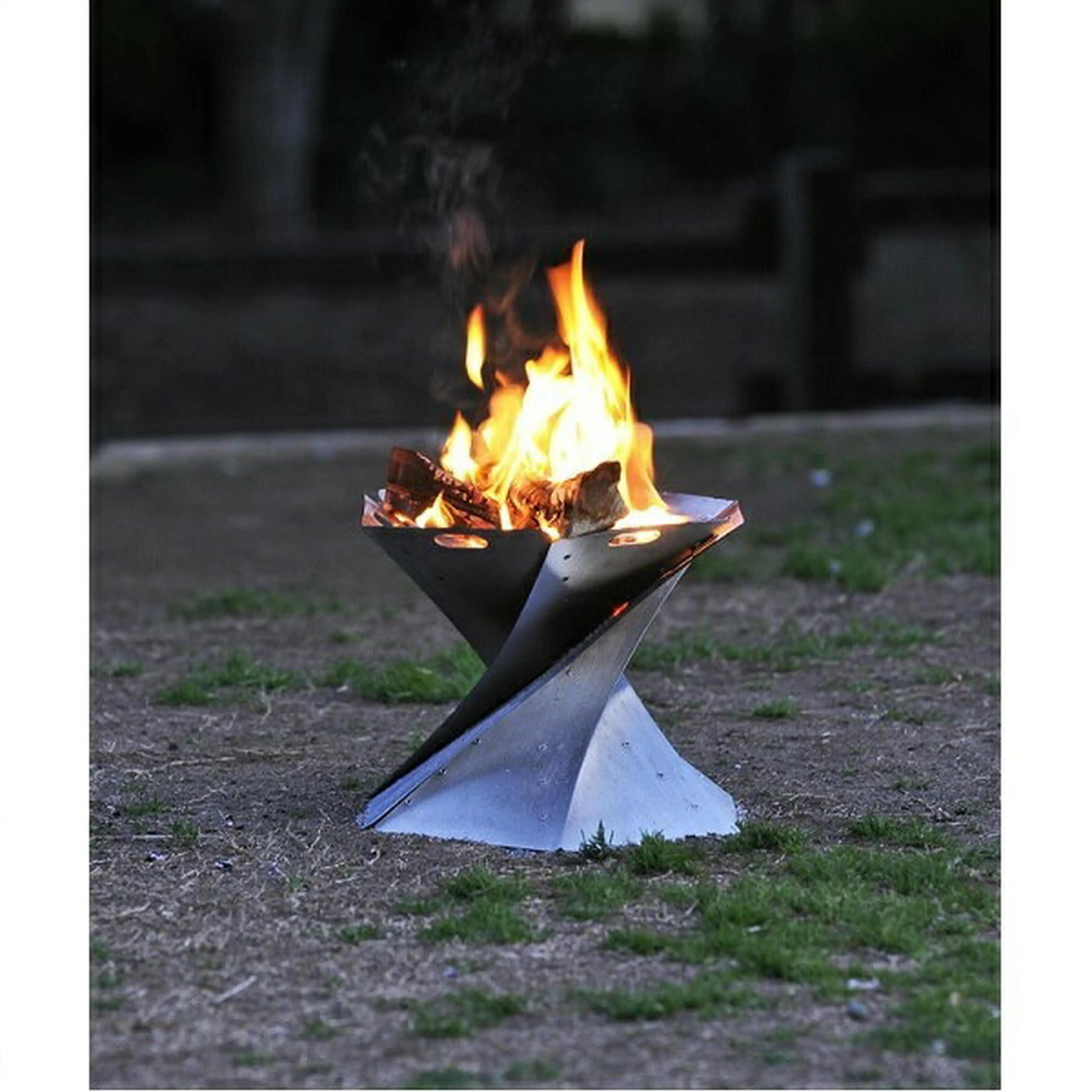 定番では終われない！楽しみを広げてくれるユニークな焚き火台8つを
