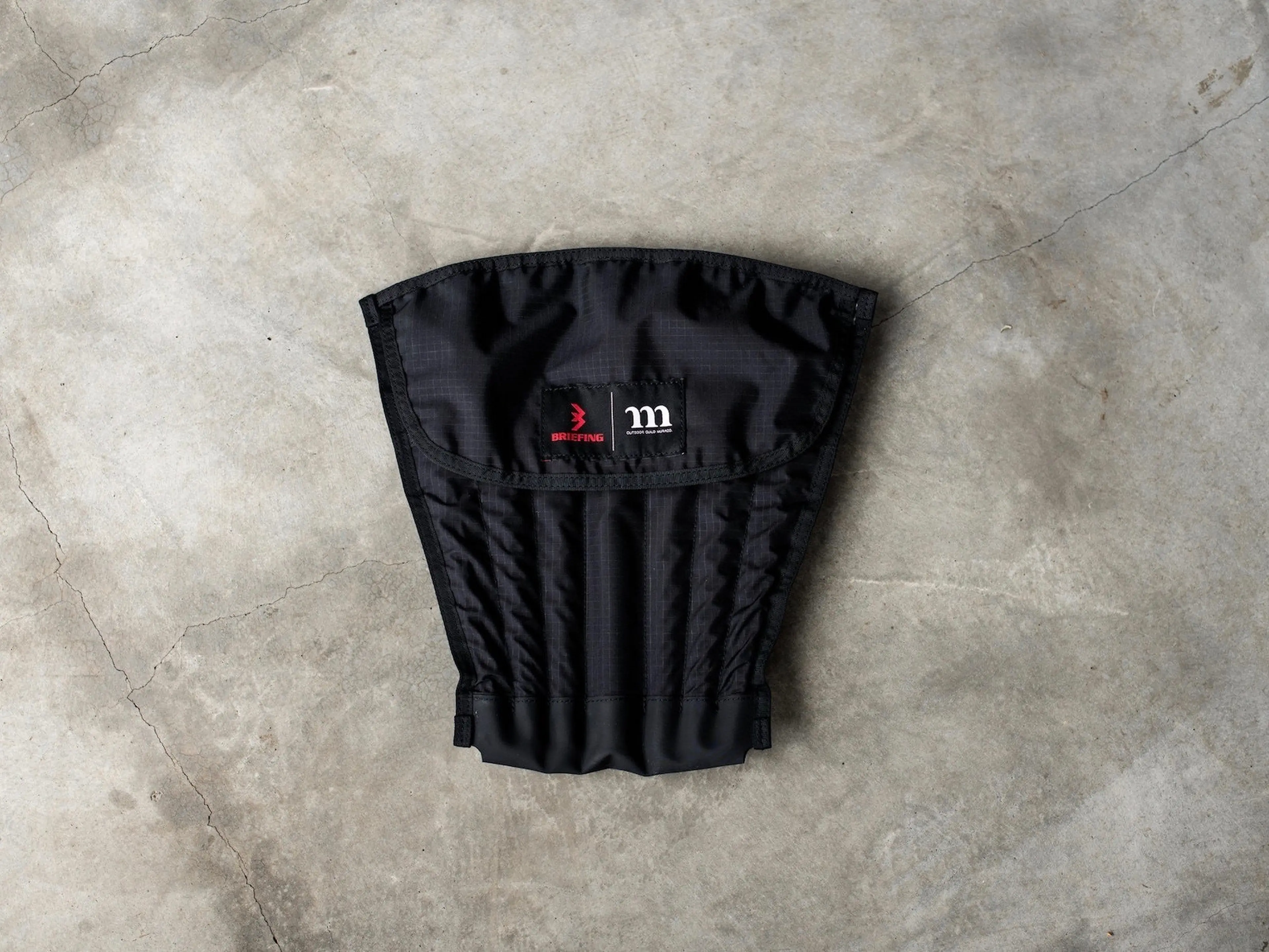 有名バッグブランド「BRIEFING」が「ムラコ」「ヘリノックス」とコラボ