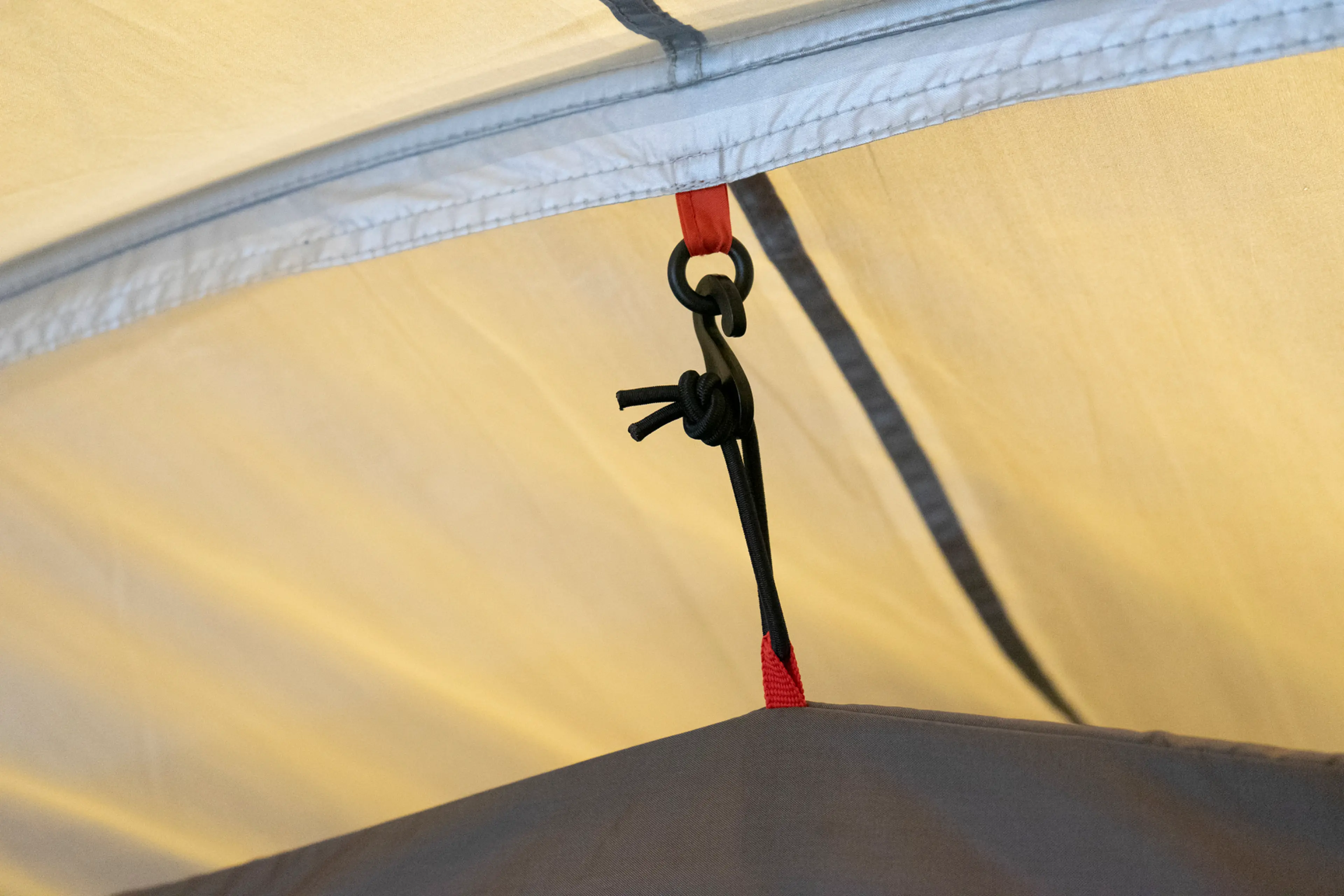 ホールアースからトンネル型テント登場！新ロゴでイメージ刷新