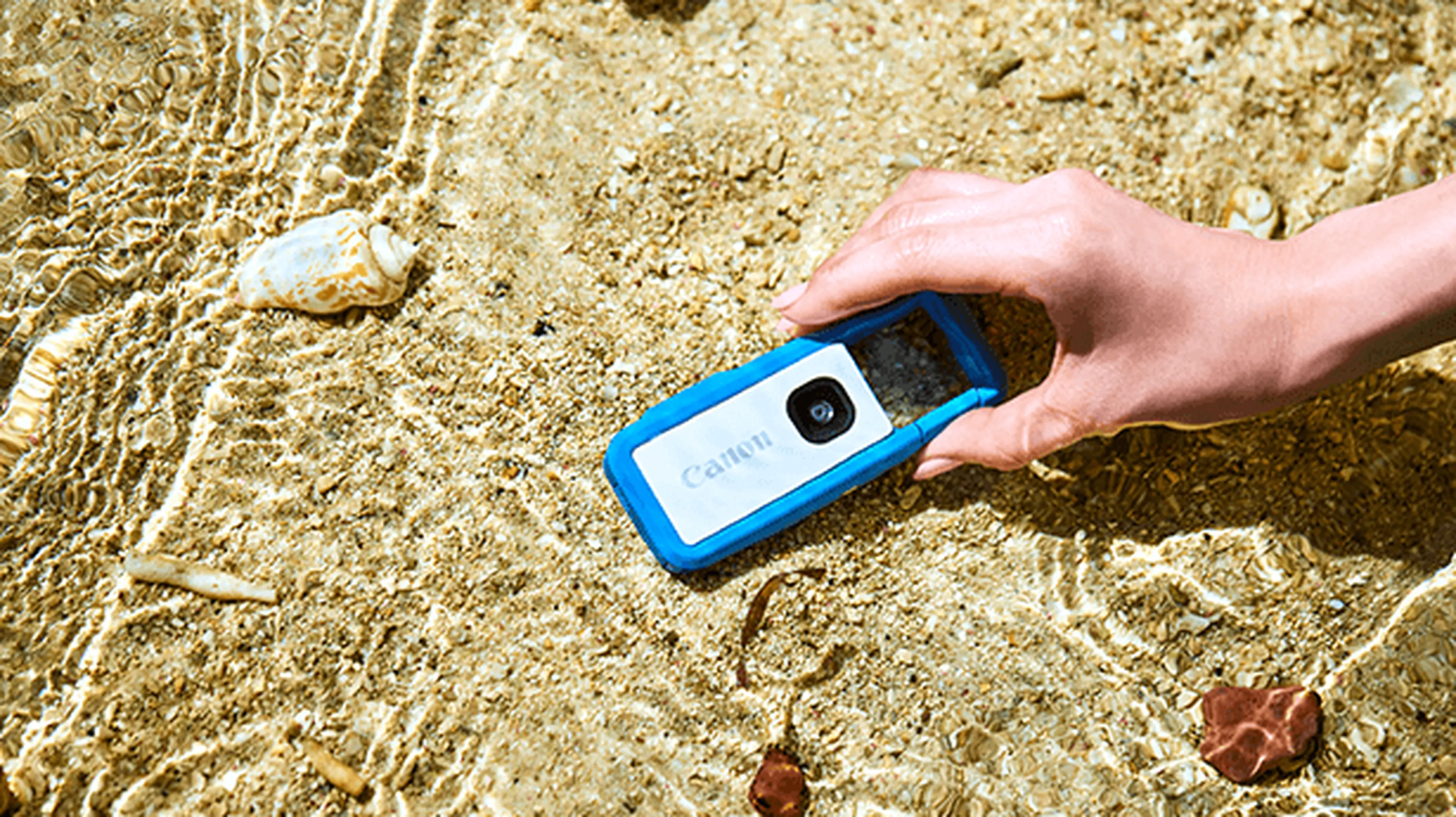 キヤノンのカラビナ型カメラ「iNSPiC REC」がデビュー！キャンプで