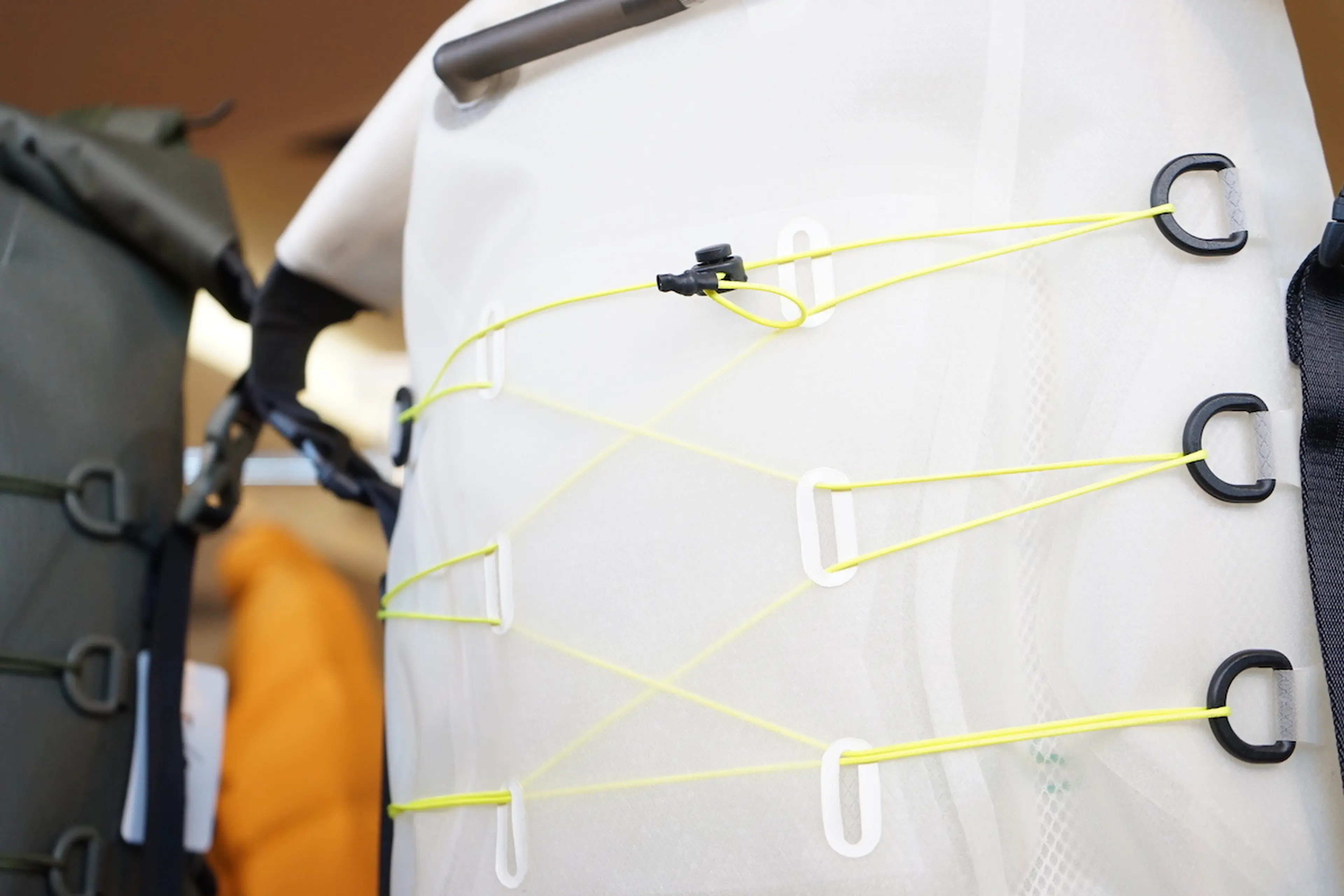 BASS BRIGADE×Helinox コラボアイテム２点セット 大胆ロゴプリントで差がつく、バスブリゲード仕様のヘリノックス