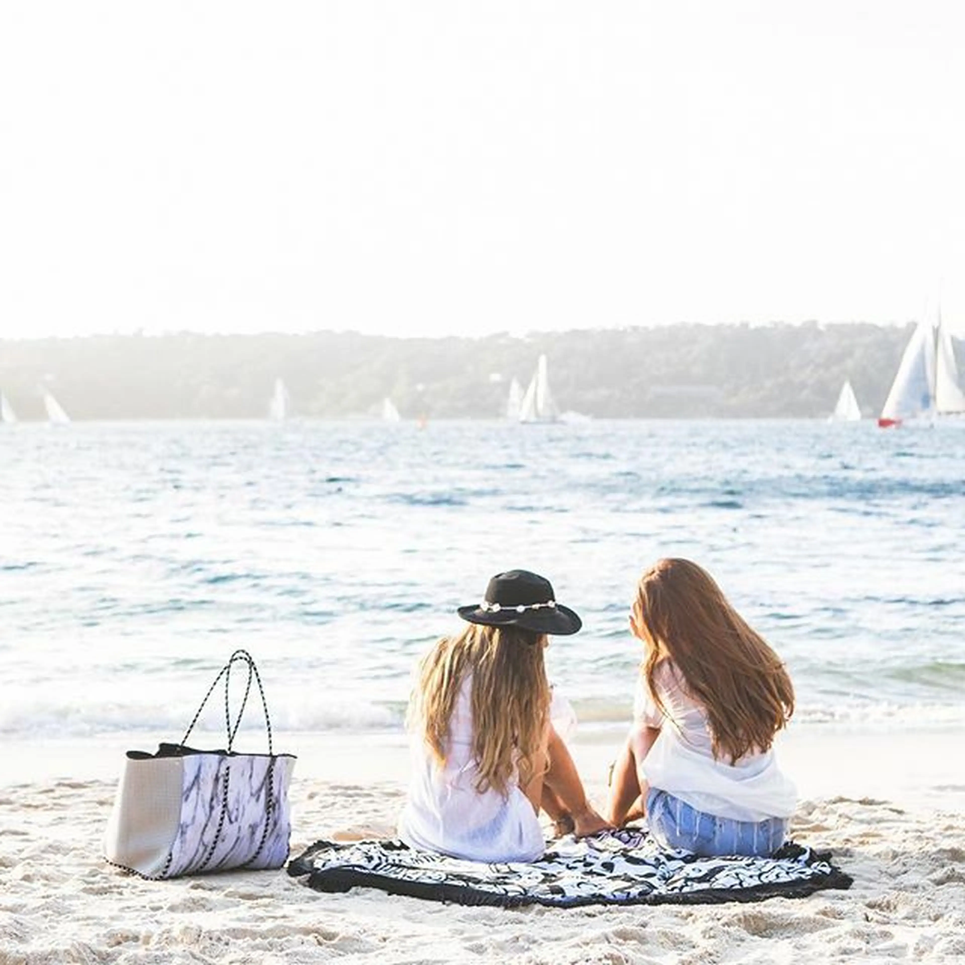 一枚あると便利＆オシャレ！ラウンドタオルが今注目！ | キャンプ