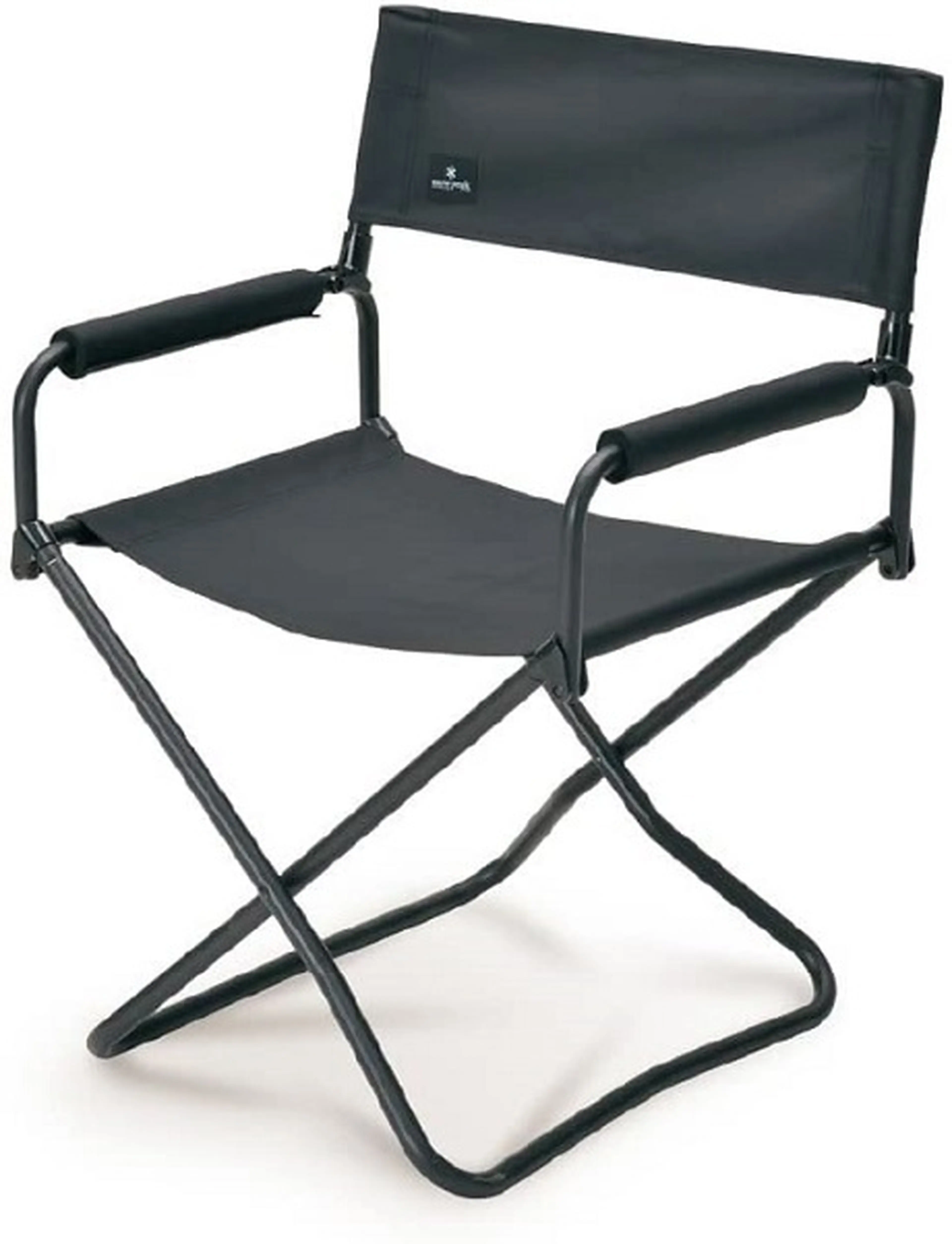 室内でもキャンプでも！人気のディレクターズチェアで快適リビングを