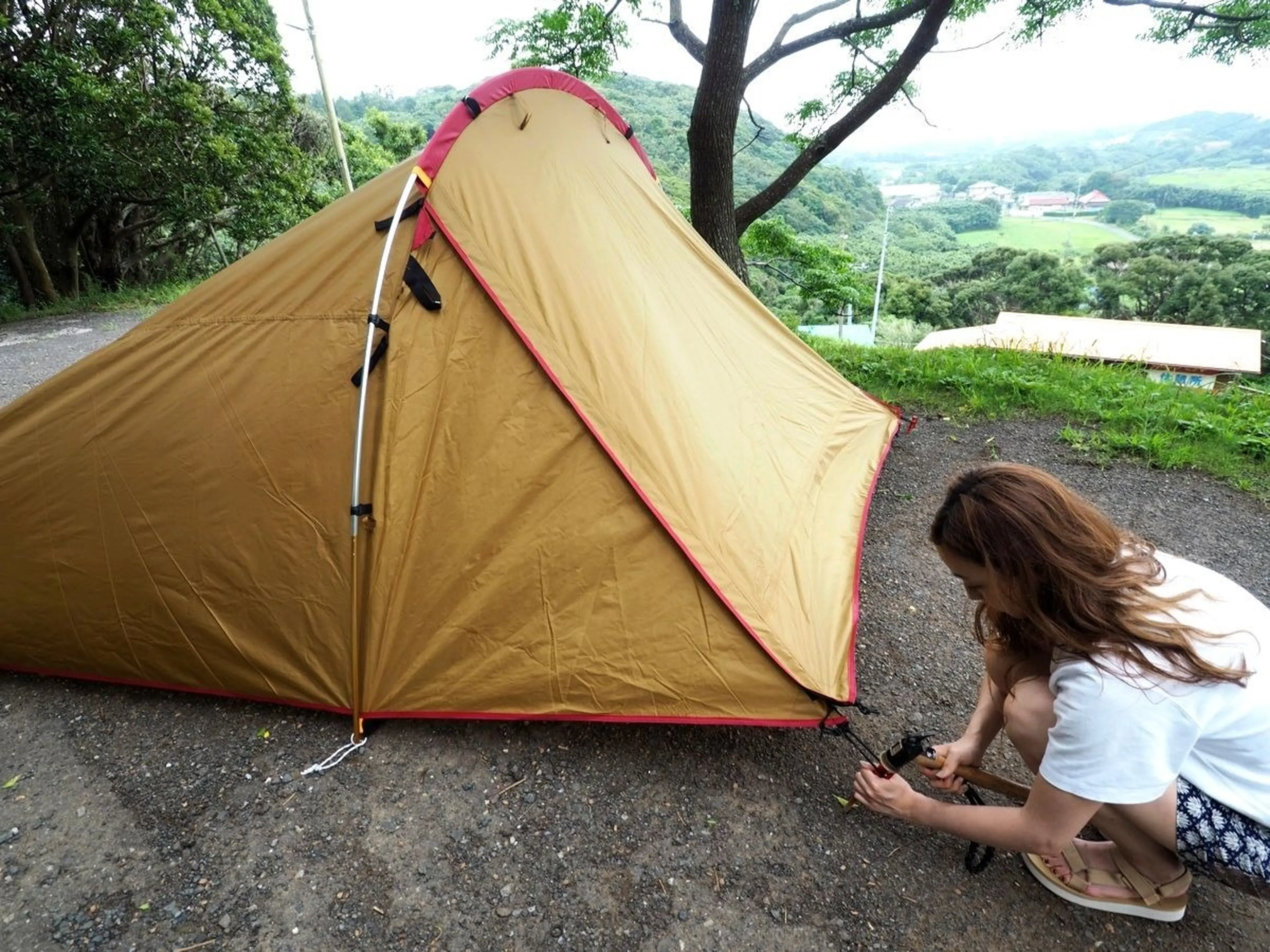 ひとりでたてるもん！】〜vol.1 はトンネルテント編〜 | キャンプ