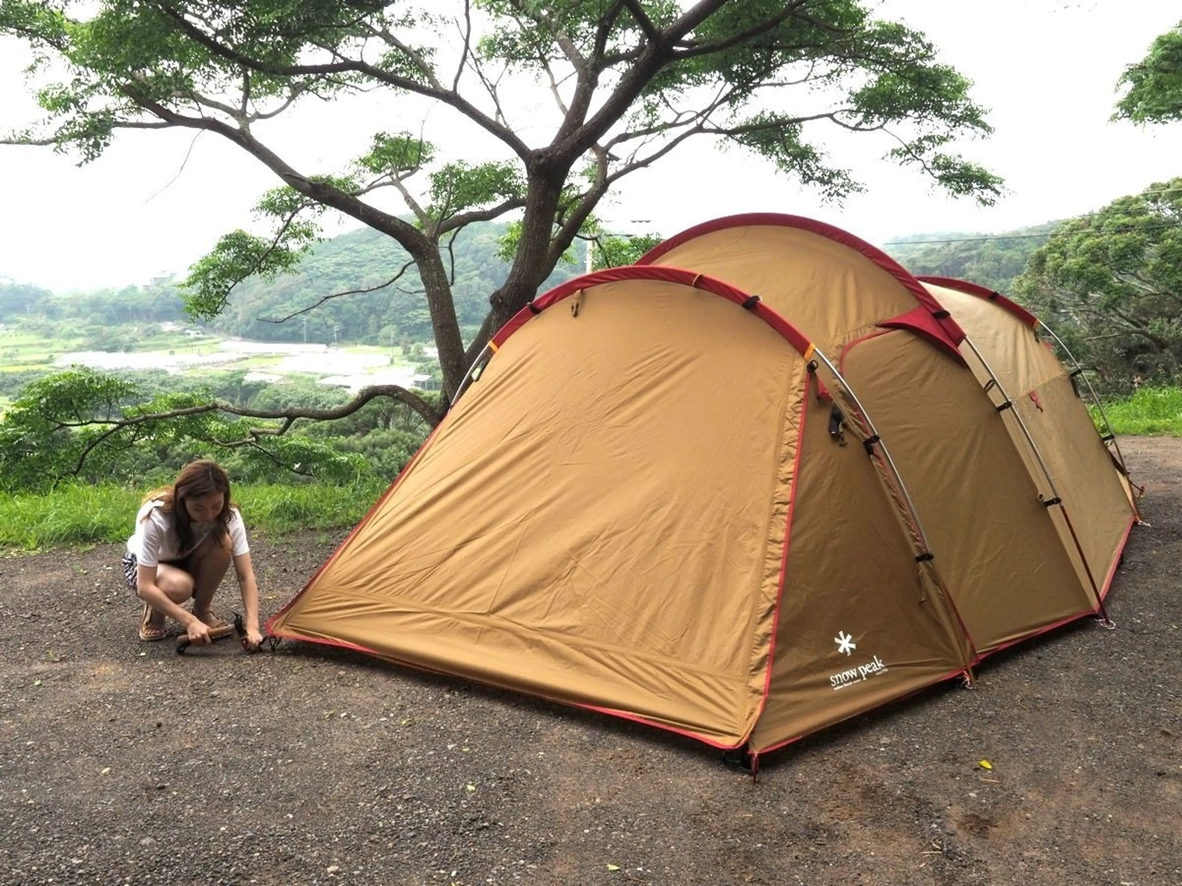 ひとりでたてるもん！】〜vol.1 はトンネルテント編〜 | キャンプ