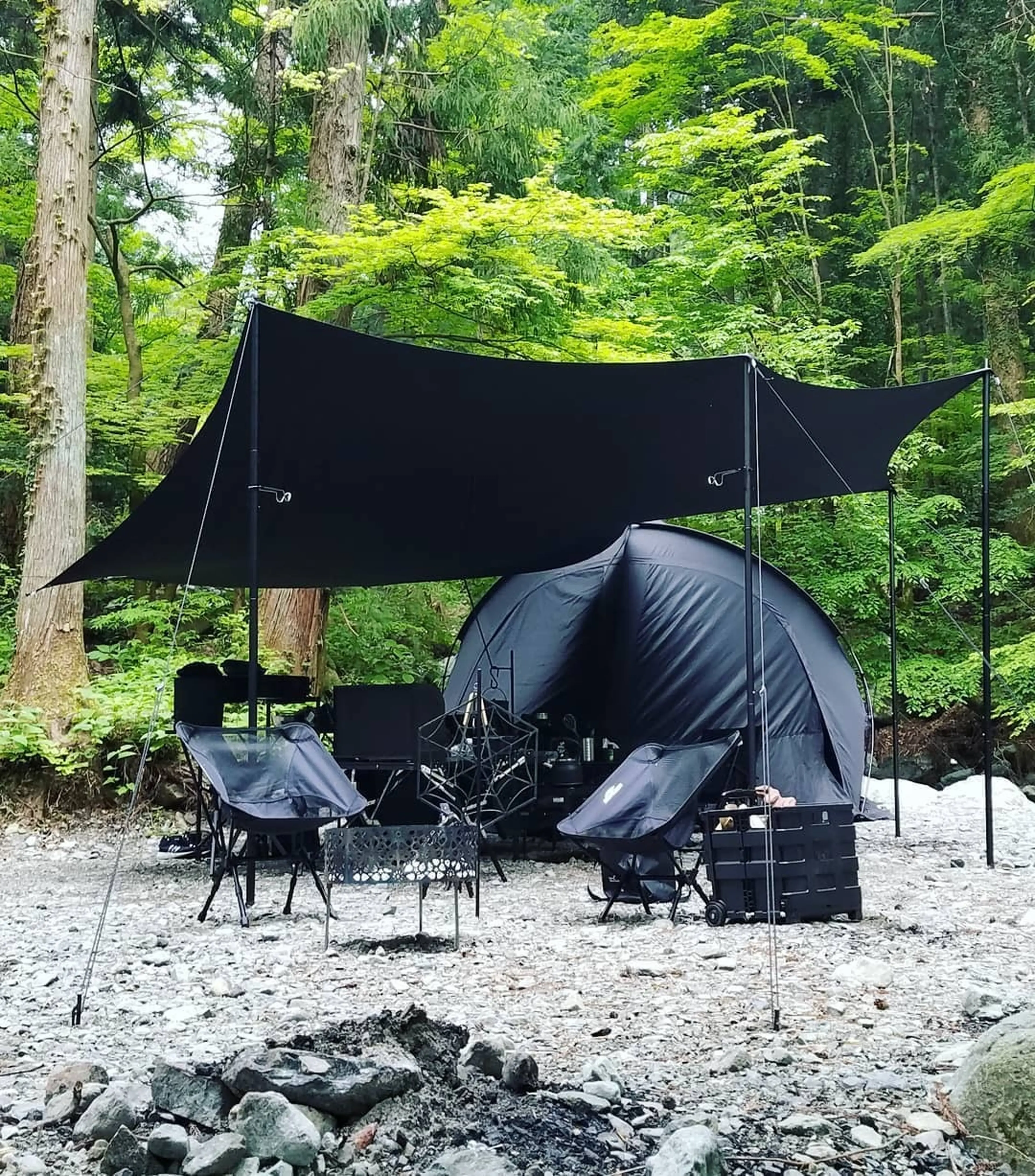 コスパに優れていても高級感！キャプテンスタッグのギアでブラック