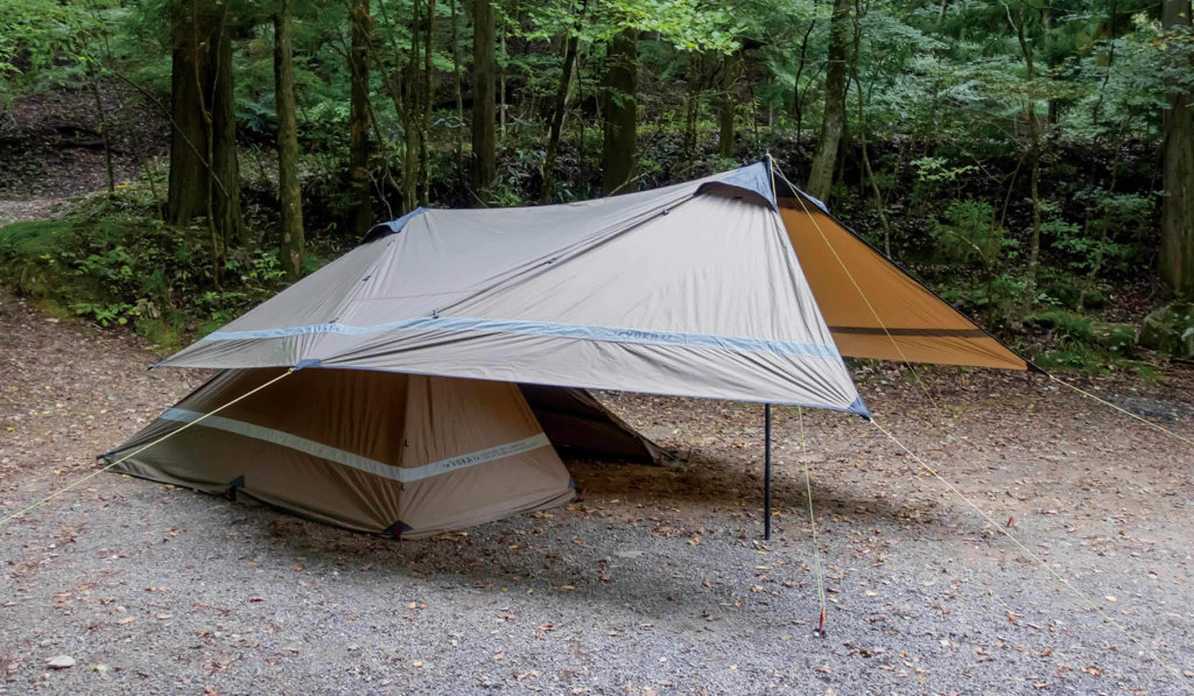 アウトドアブランドYOKAから、変幻自在のタープ2商品！ダークカーキの