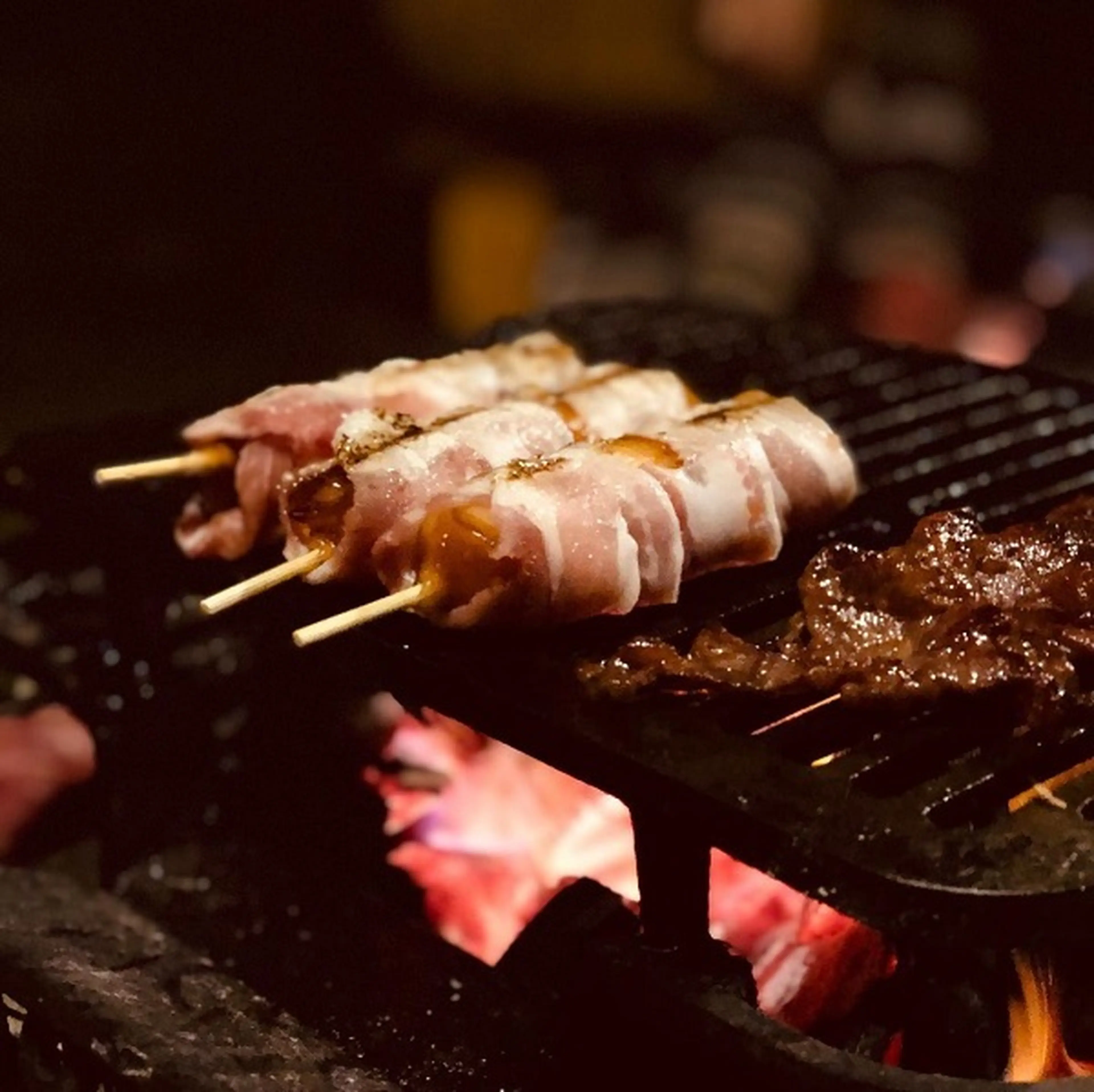 取材】「鋳物コンロ」のメリットや他のコンロとの違いは？手入れ方法も