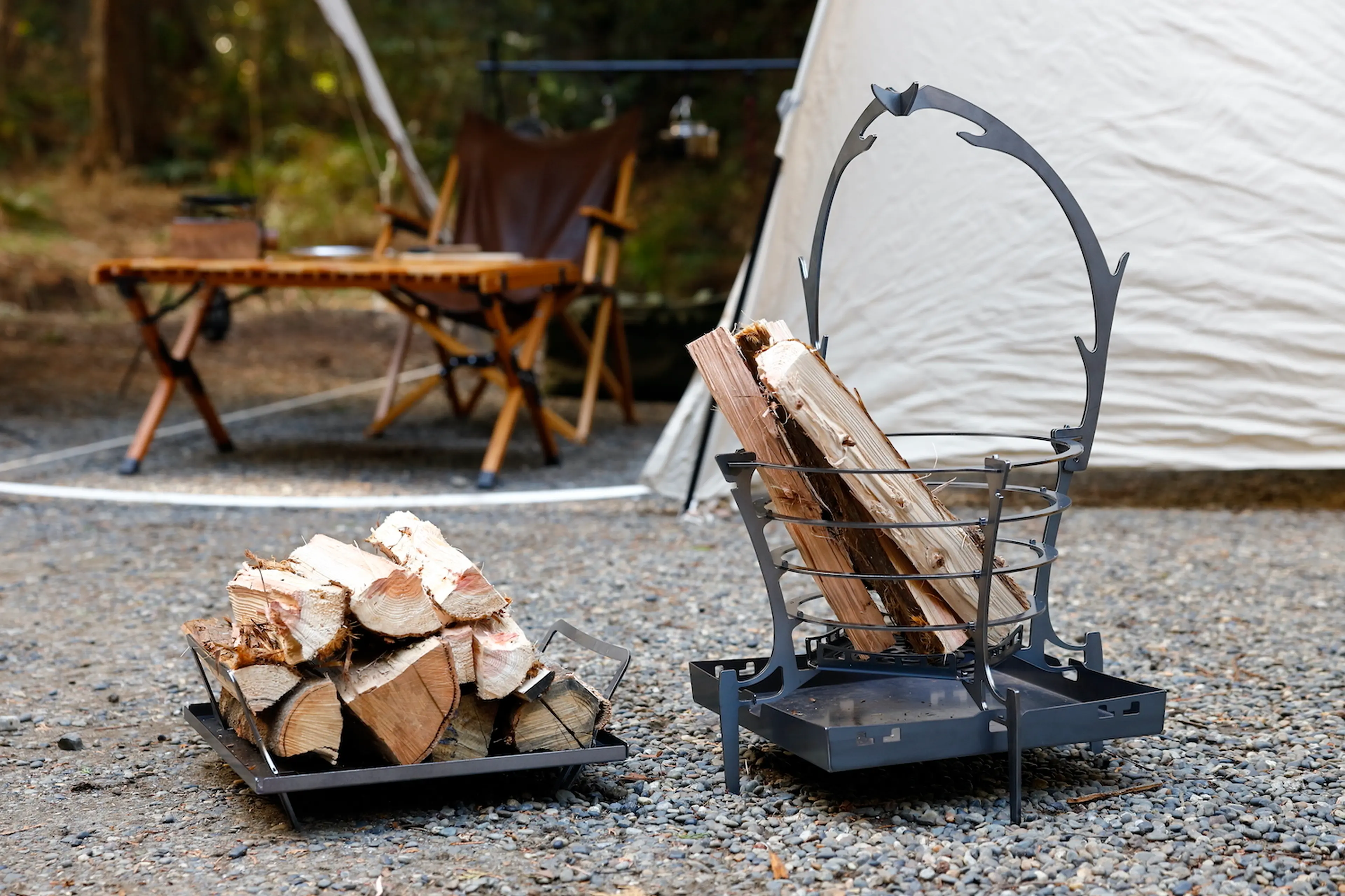 あの焚き火台の名は「グルグルファイヤー」。休日の癒やしを変えた画期