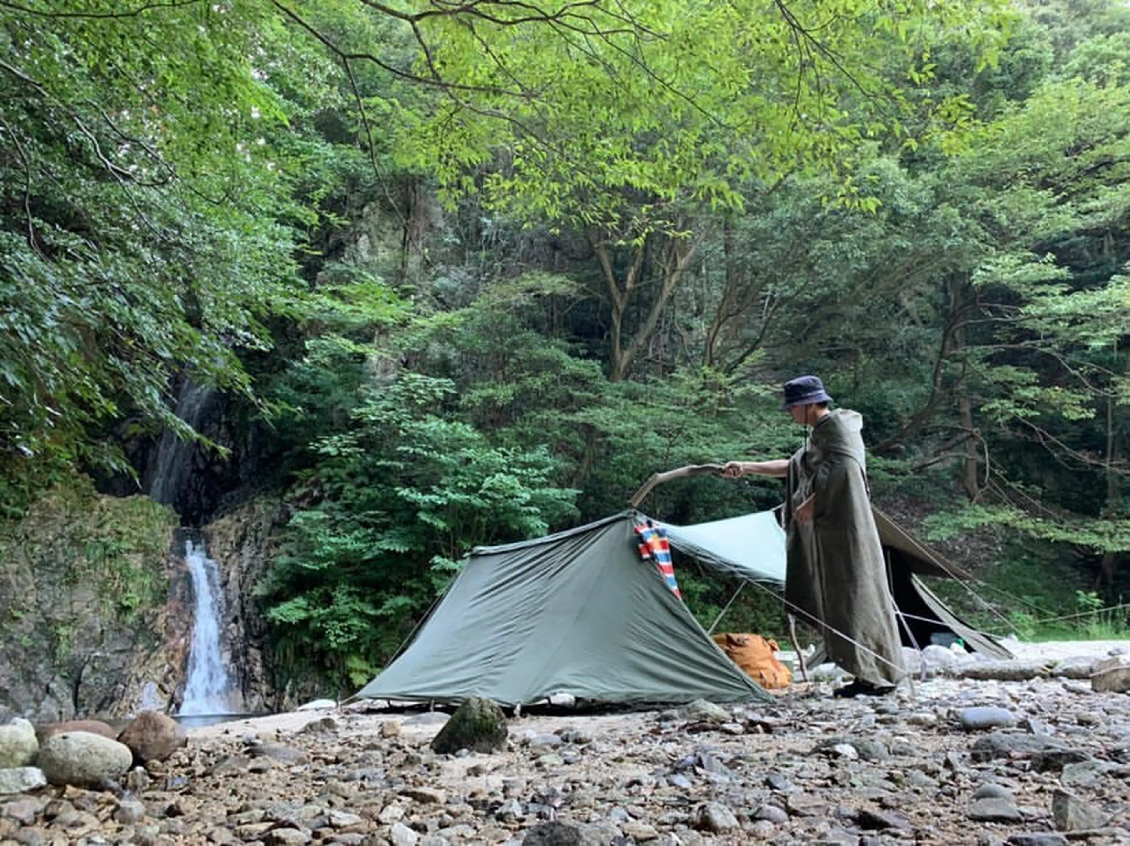 取材】キャンプじゃない、これは野営だ。軍幕愛用者の男クサさに
