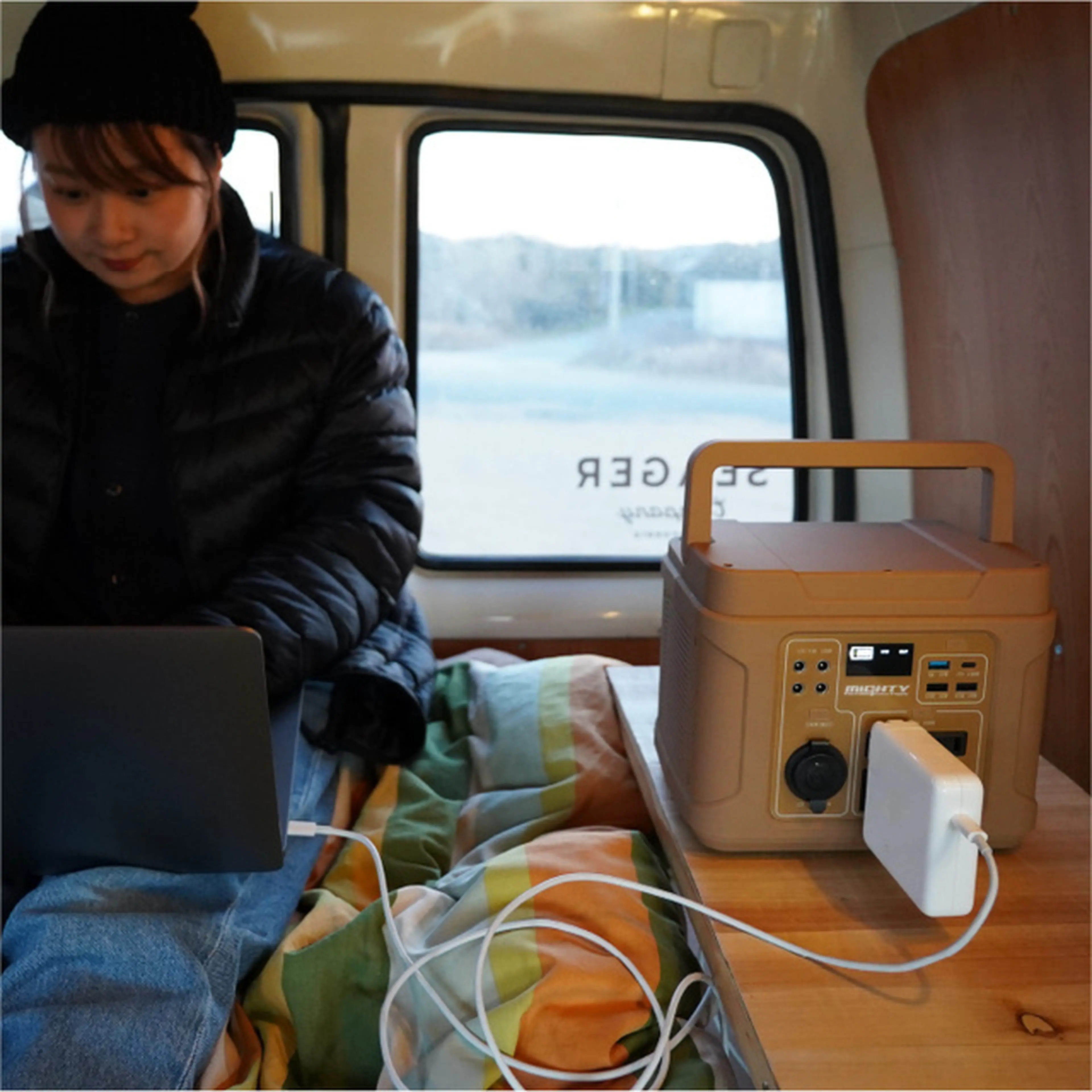 キャンプや防災の必需品！Orange別注「ポータブル電源MIGHTY」が登場