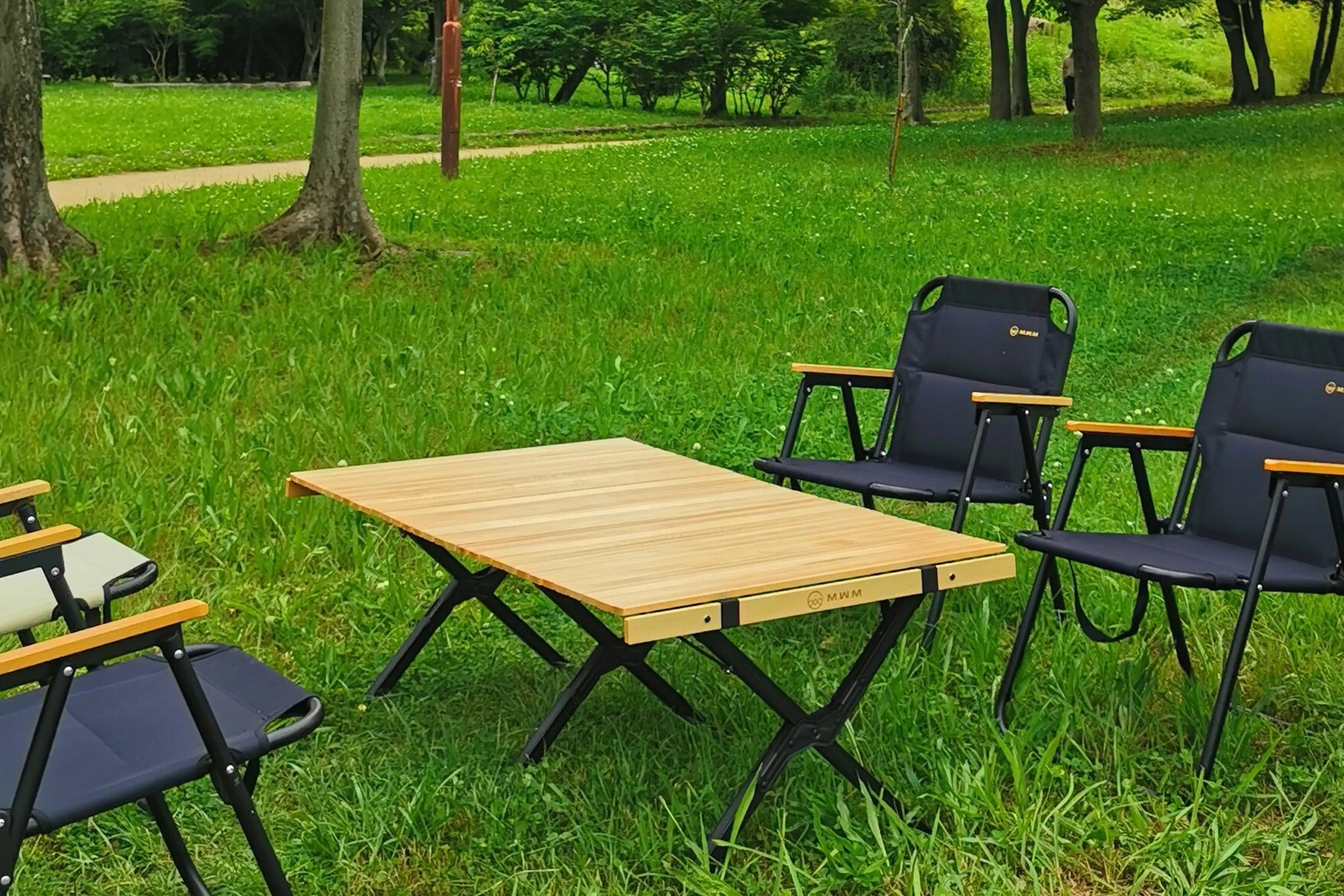 M.W.Mがファミリーキャンプにこだわったテーブルをリリース！組立簡単