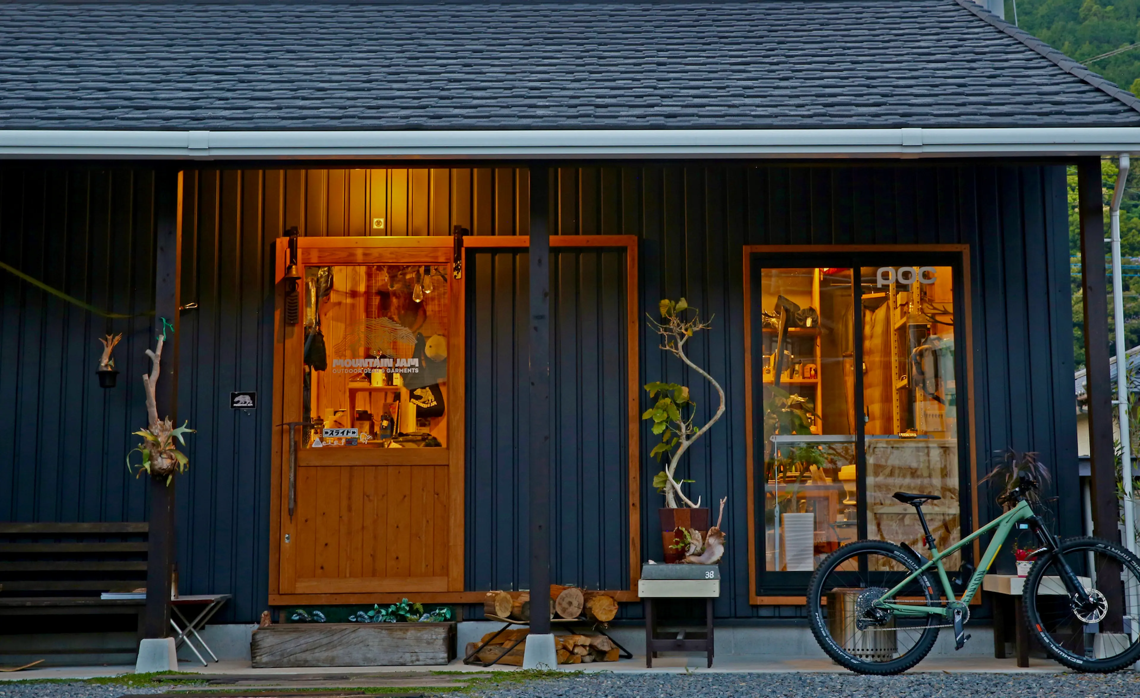 アウトドア界で異彩を放つ「JAMおじさん」の正体とは？トレンド追わず