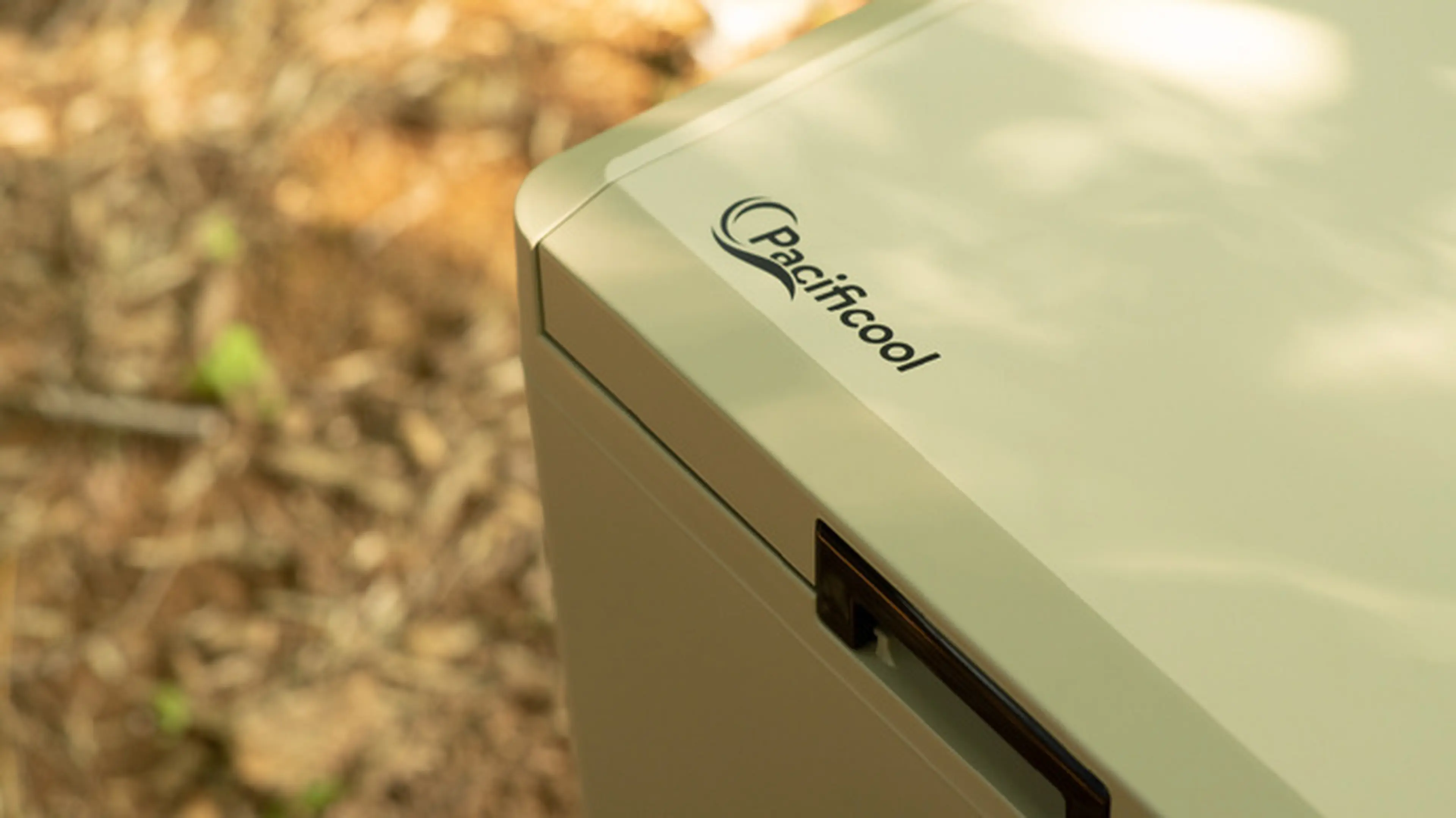 品切れ間近】エコでおしゃれなポータブル冷凍・冷蔵庫「パシフィ