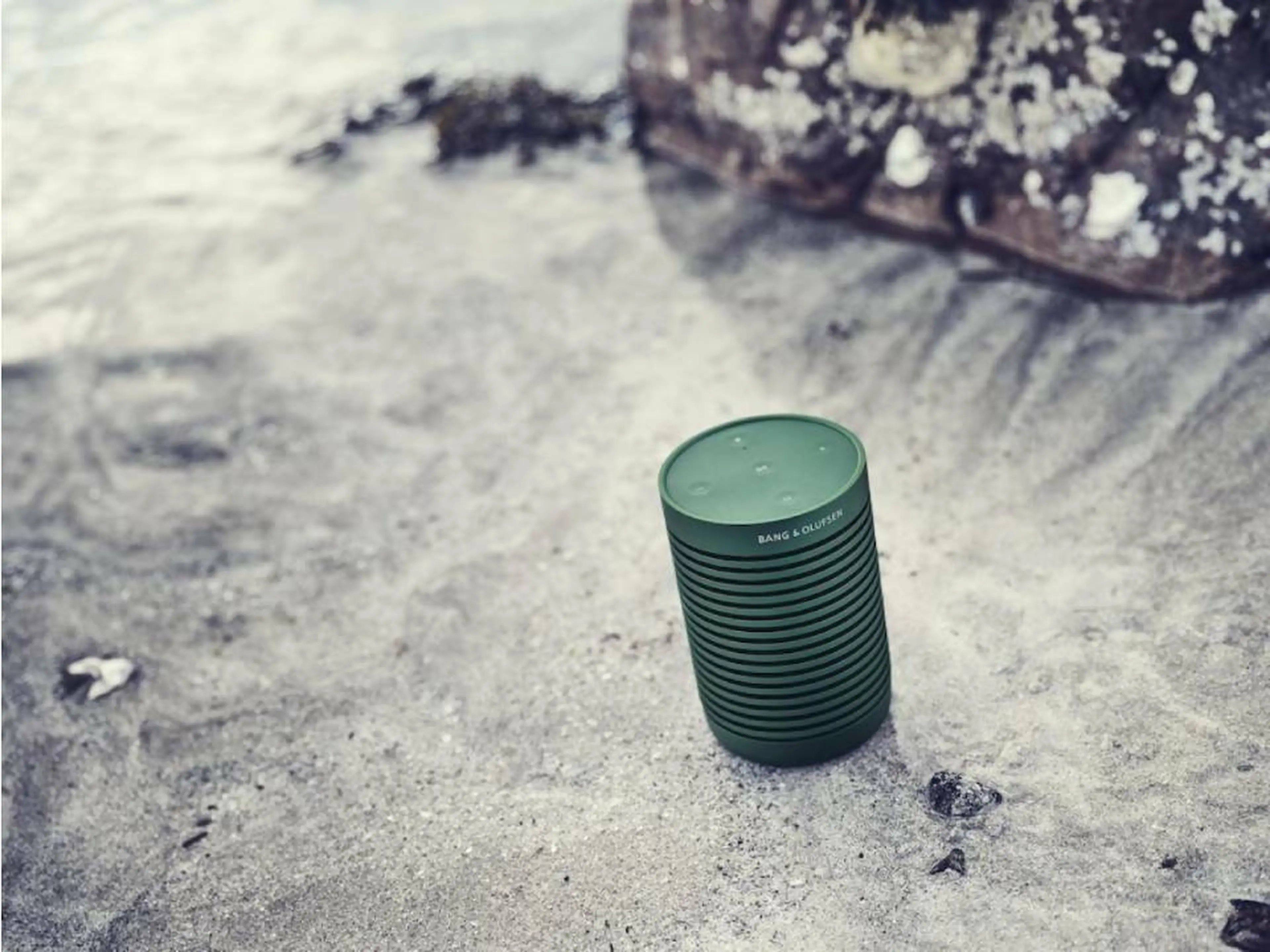 バング・アンド・オルフセン (Bang＆Olfsen) ポータブルスピーカー Bang & Olufsen（バングアンドオルフセン） BANG & OLUFSEN 公式ストア