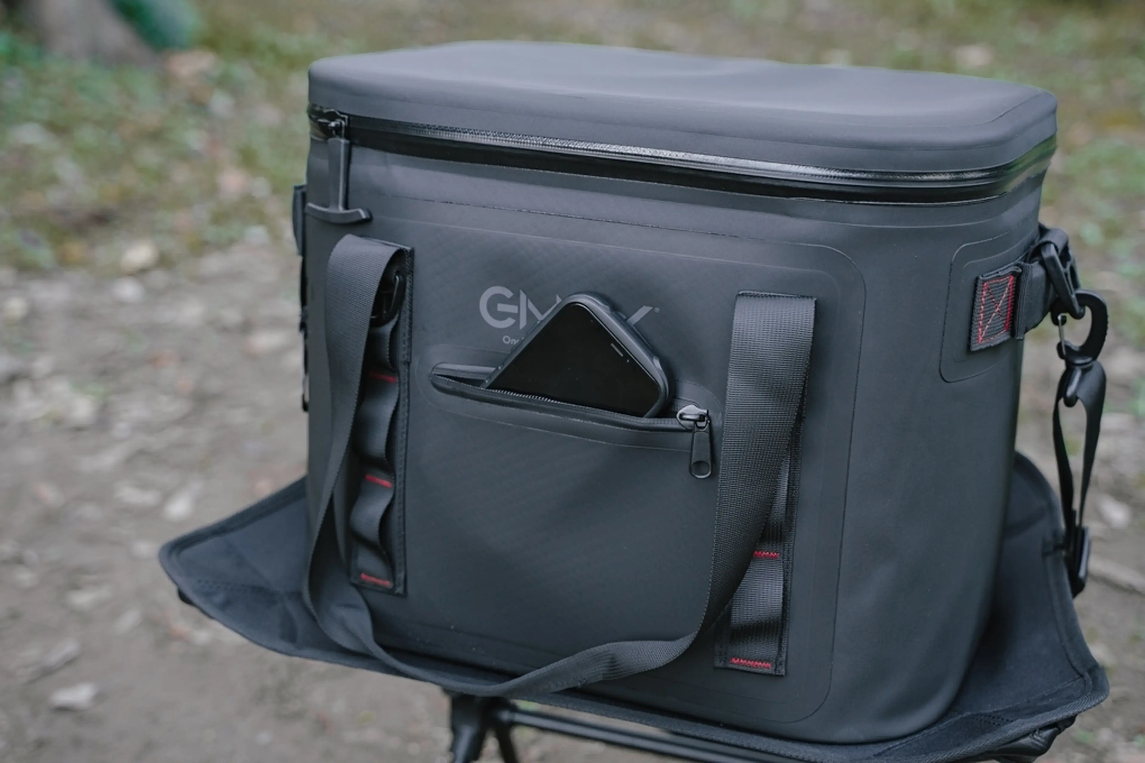 ギミック」だらけのコンパクトチェア＆ソフトクーラーが新発売