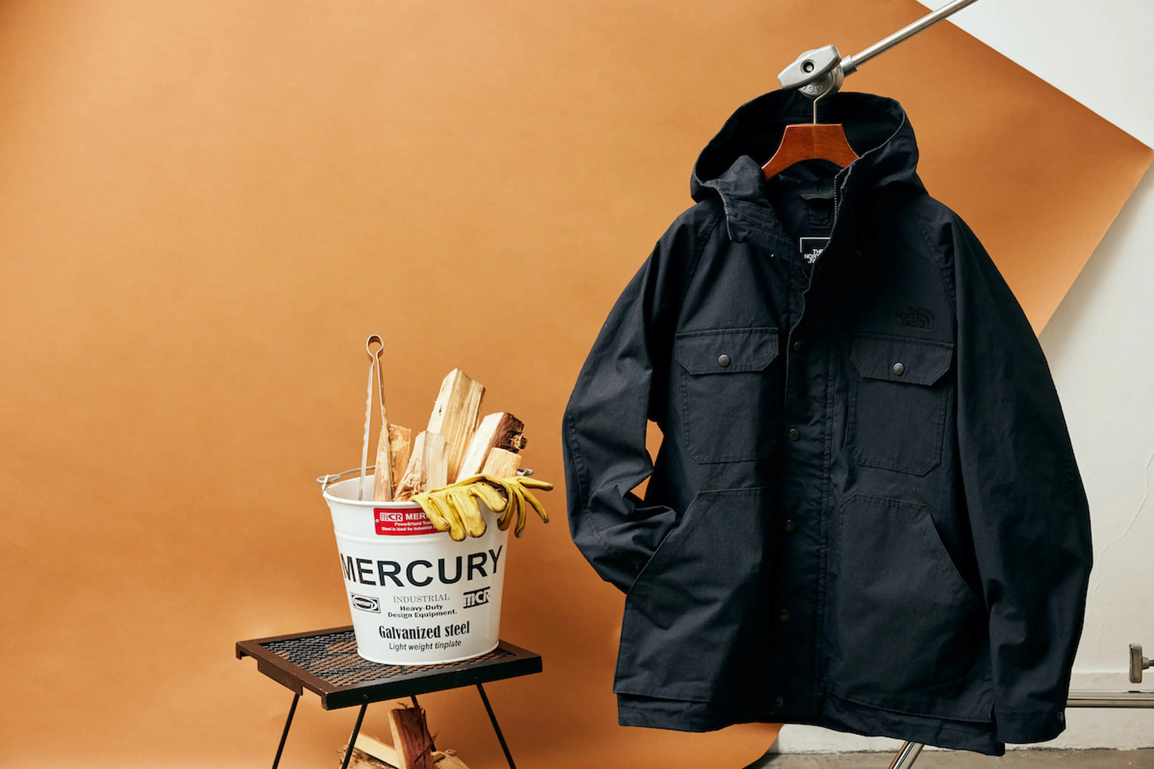 今買いたい「難燃アウター」基本のき。寒さにも焚き火にも強い