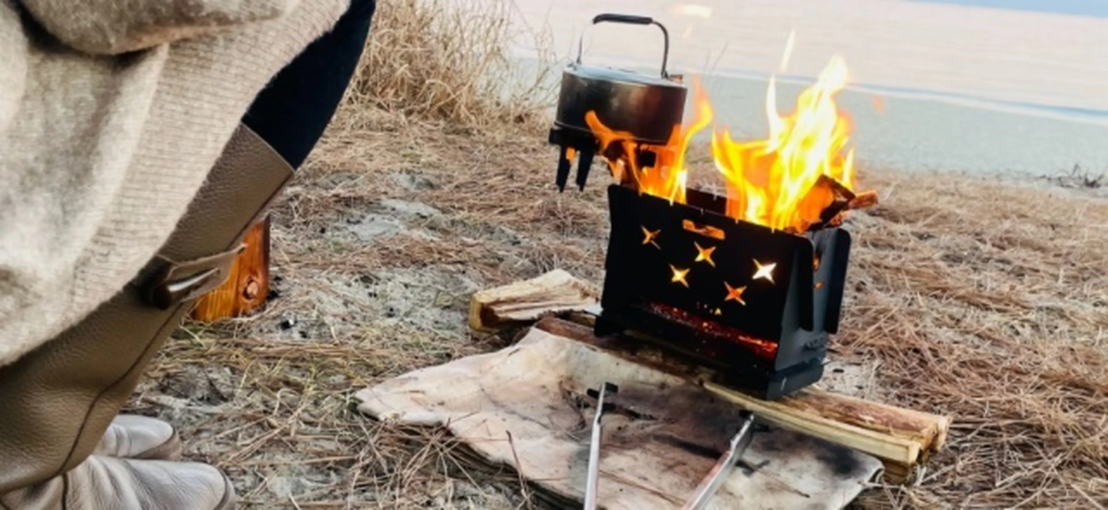 忍者の里・伊賀で生まれたコンパクト焚き火台「火術ソロ」が女性