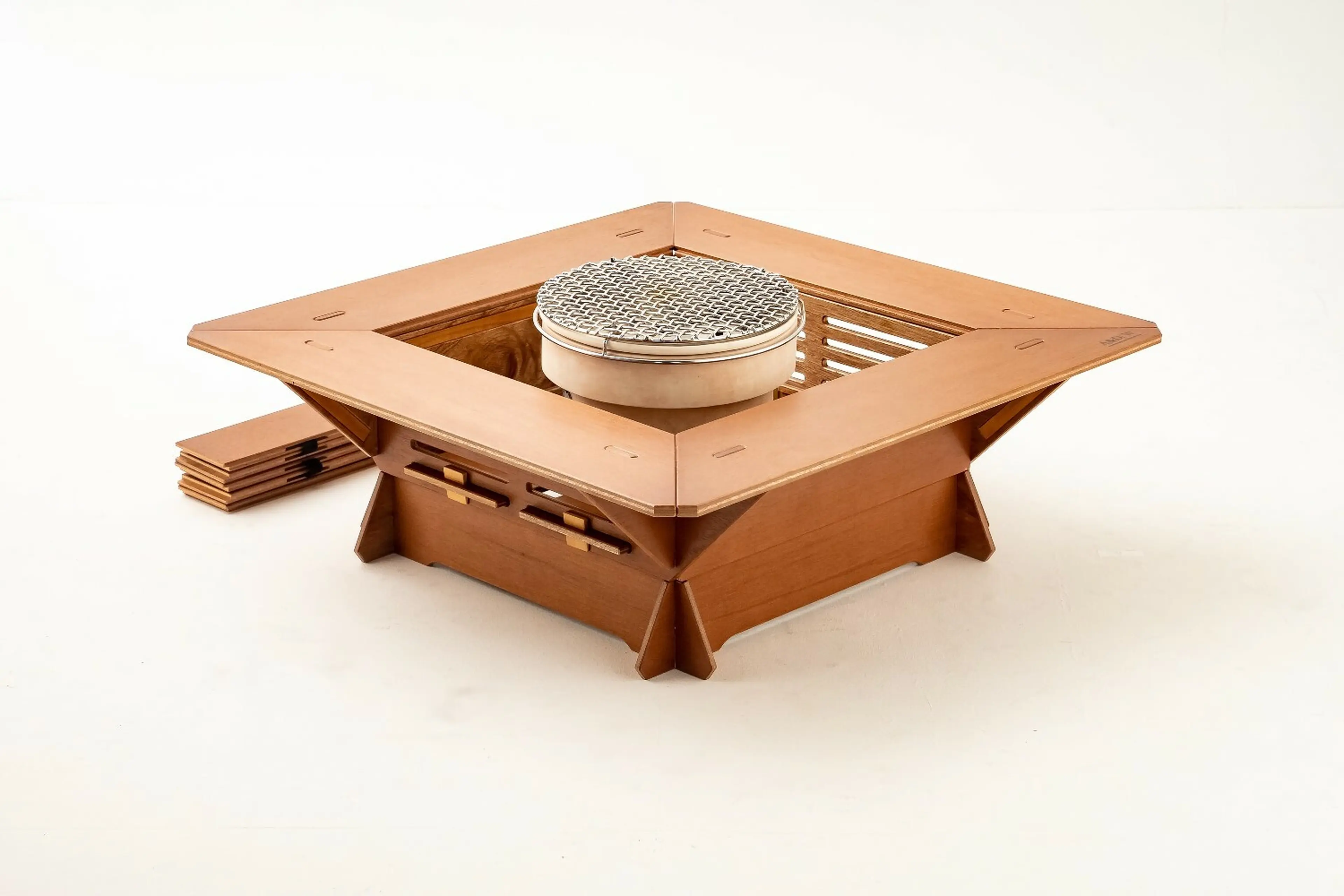 木製手作りキャンプテーブル 囲炉裏 組み立て式円卓 ファイヤーオクタゴンテーブル 木製手作りキャンプテーブル 囲炉裏 組み立て式円卓 ファイヤー