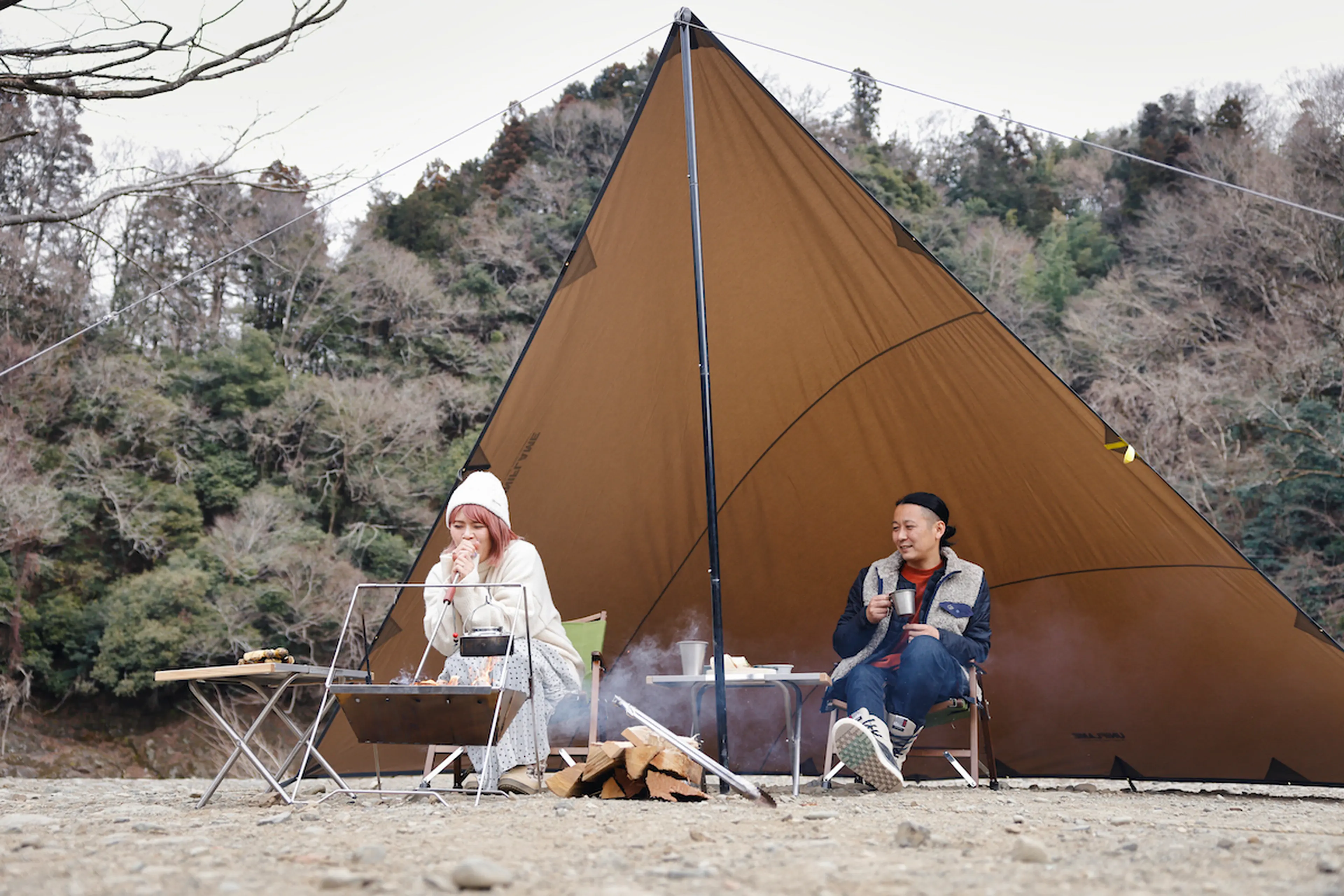 春夏キャンプ成功のカギは「難燃」！？ユニフレーム新作「TCスクエア