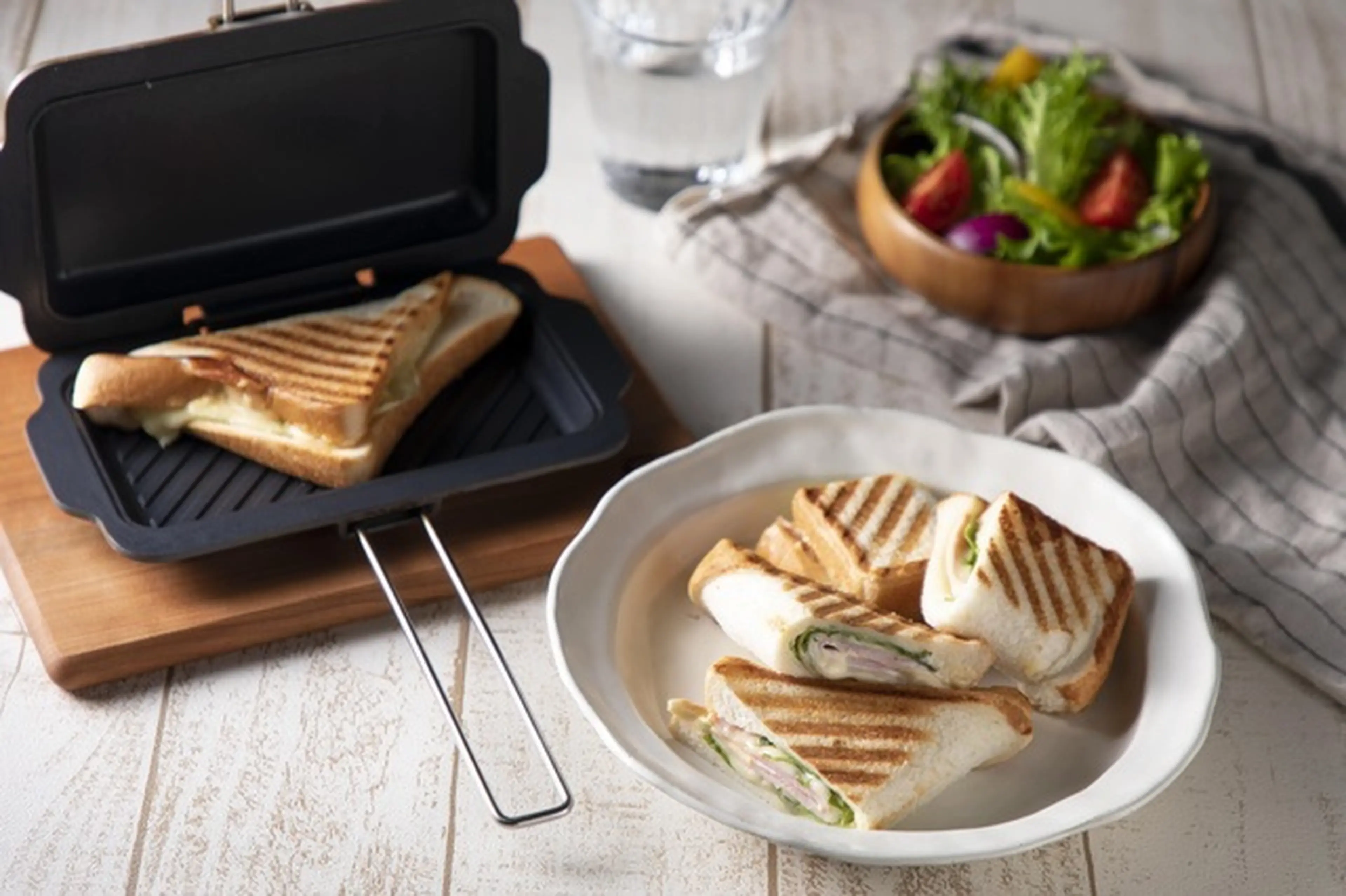 GLAMPホットサンドメーカー コンパクト レシピ付き ギフト ホットサンド 調理器具と食器が一体に！ホットサンドメーカー「GLAMP.ホット