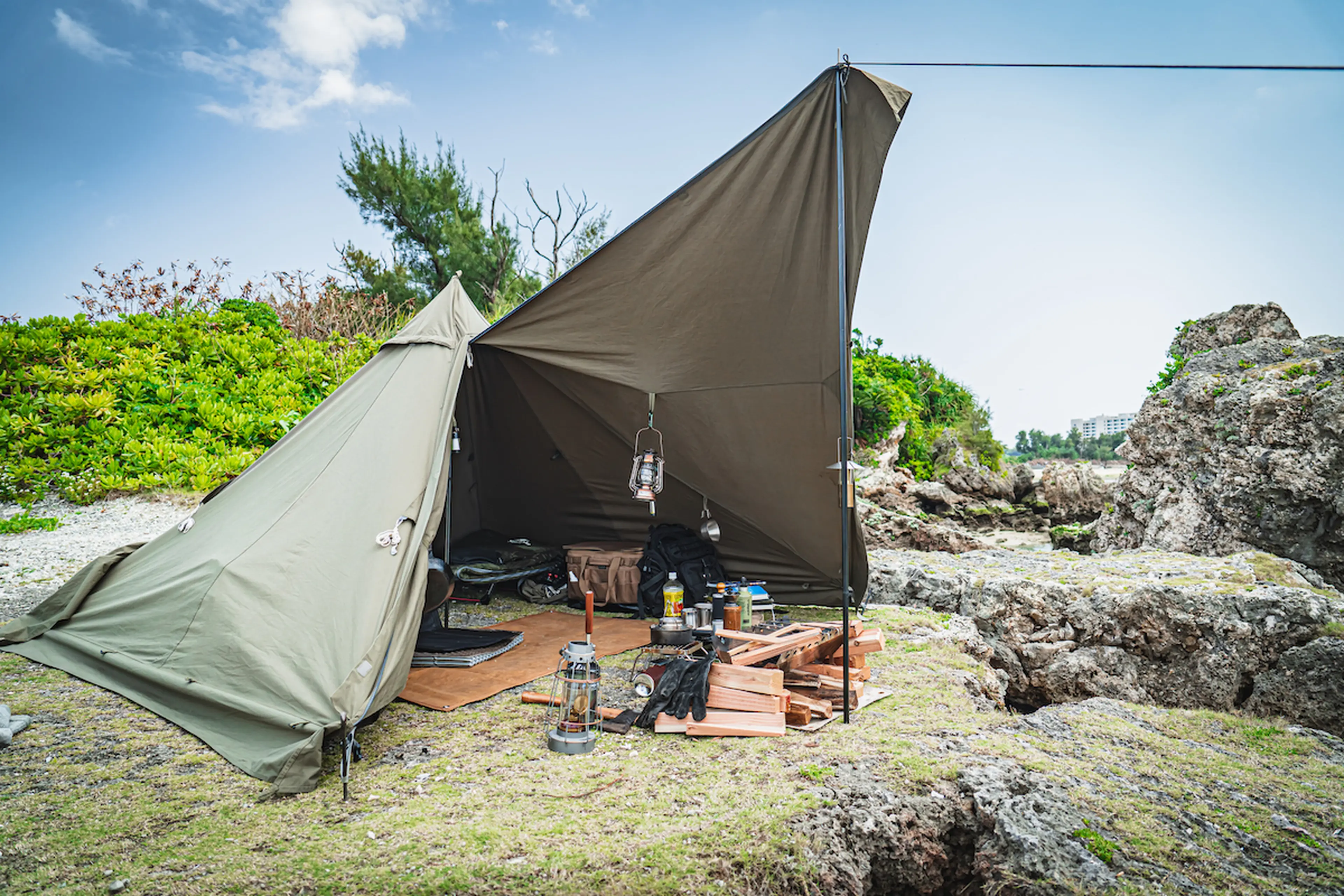 今日のキャンプ用語辞典】今さら聞けない「ティピーテント」とは
